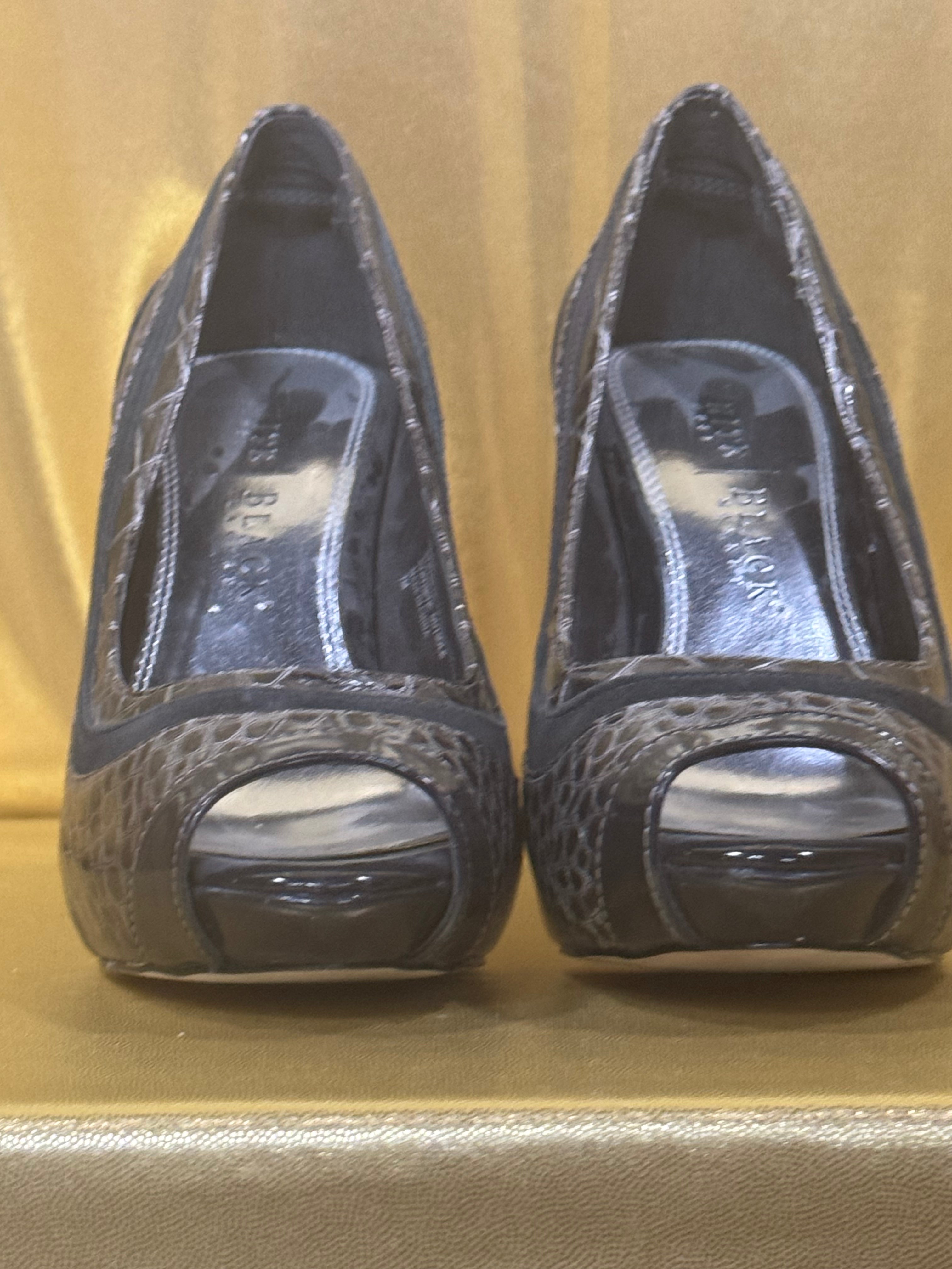 White House Black Market "Klum" Gray Croc Peep-Toe Platform Heels - Size 7M