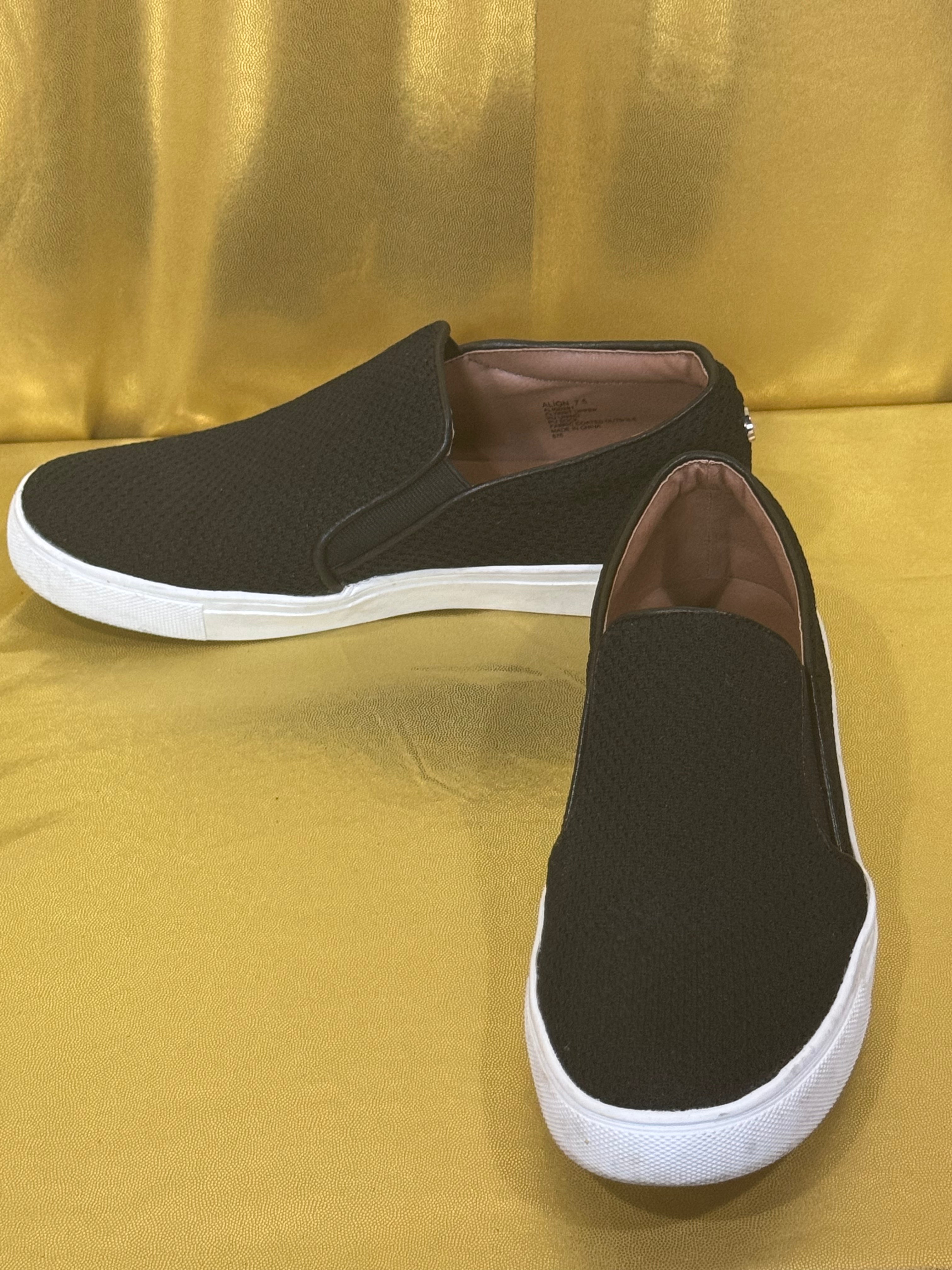 Steve Madden ALIGN Black Knit Slip-On Sneakers - Size 7.5 (Style ALIG02S)