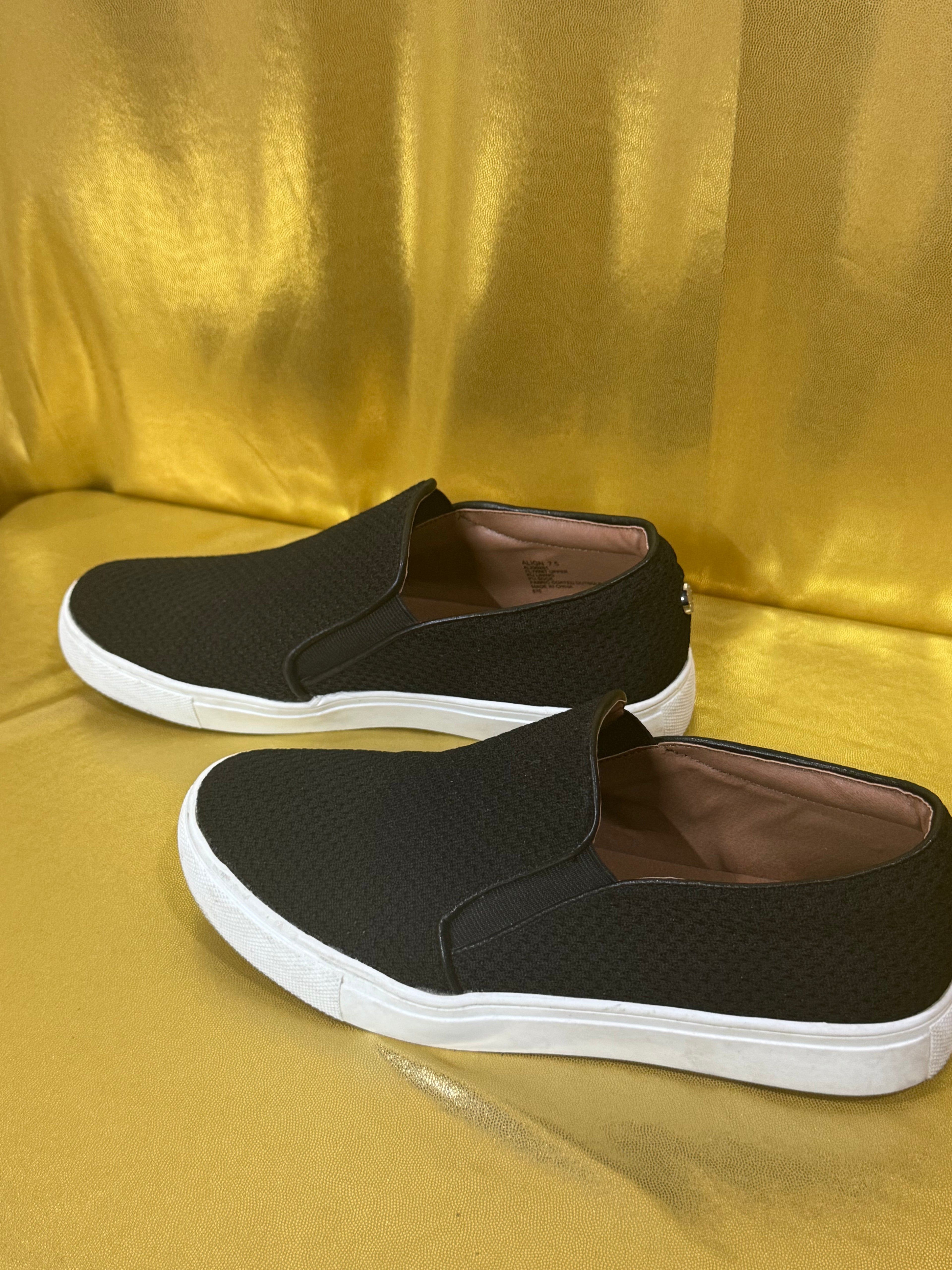Steve Madden ALIGN Black Knit Slip-On Sneakers - Size 7.5 (Style ALIG02S)