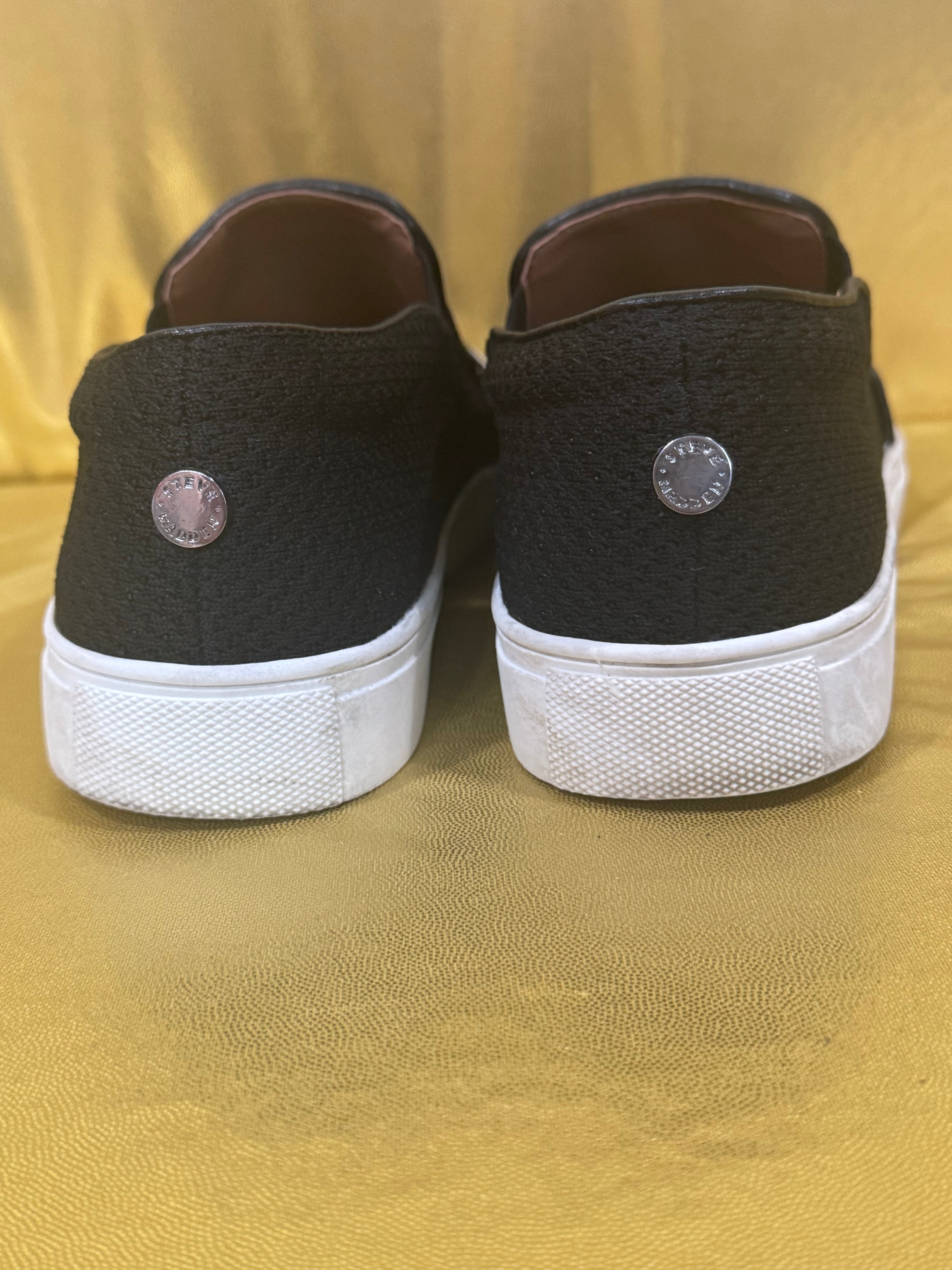 Steve Madden ALIGN Black Knit Slip-On Sneakers - Size 7.5 (Style ALIG02S)