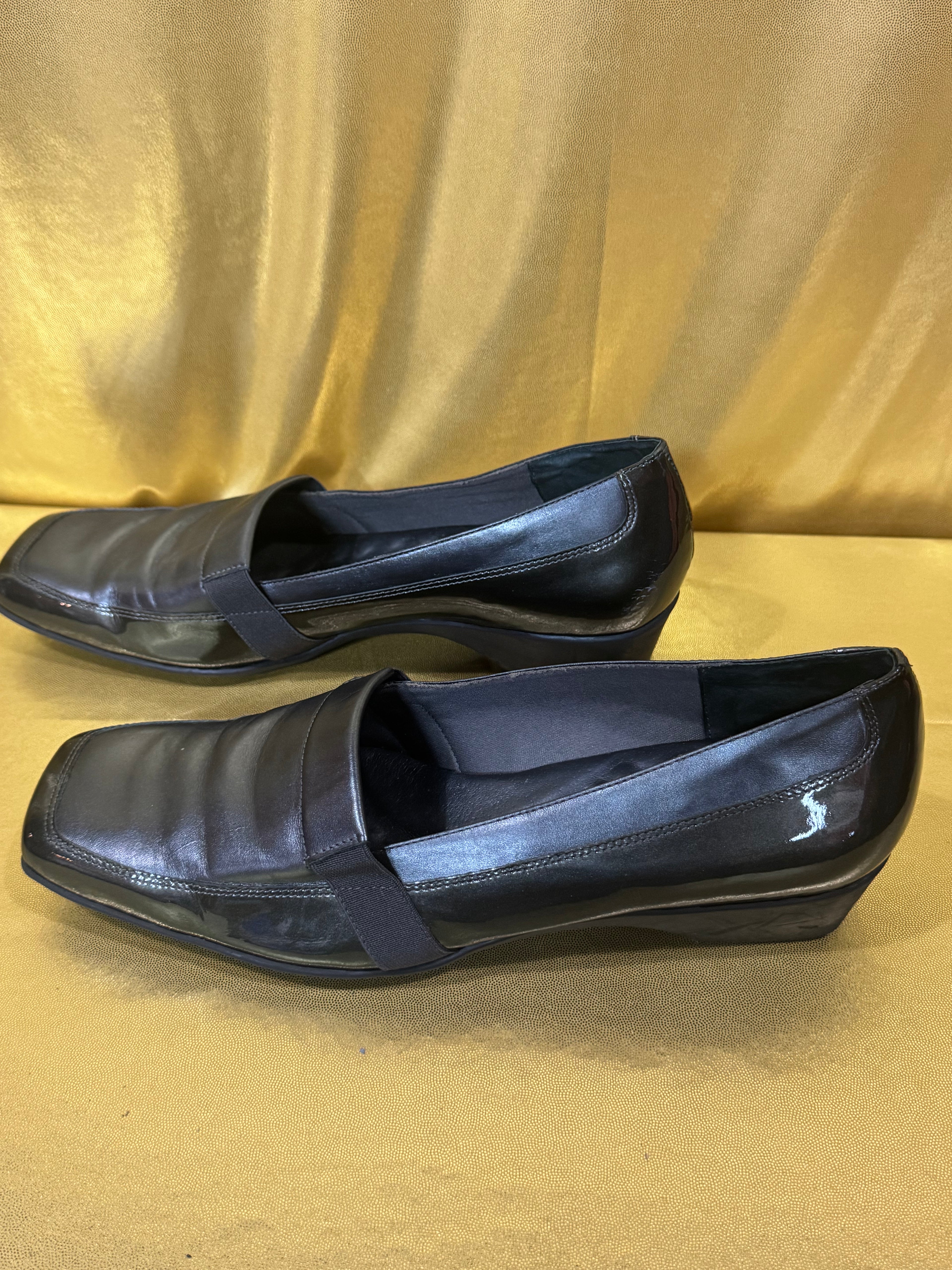 Elites by Walking Cradles Shiny Metallic Slip-On Loafer Pumps – Size 11W