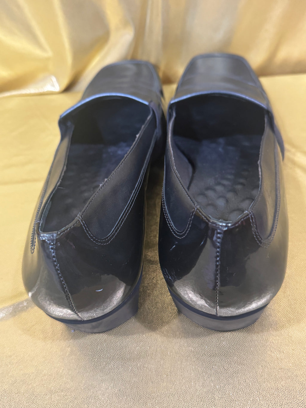 Elites by Walking Cradles Shiny Metallic Slip-On Loafer Pumps – Size 11W