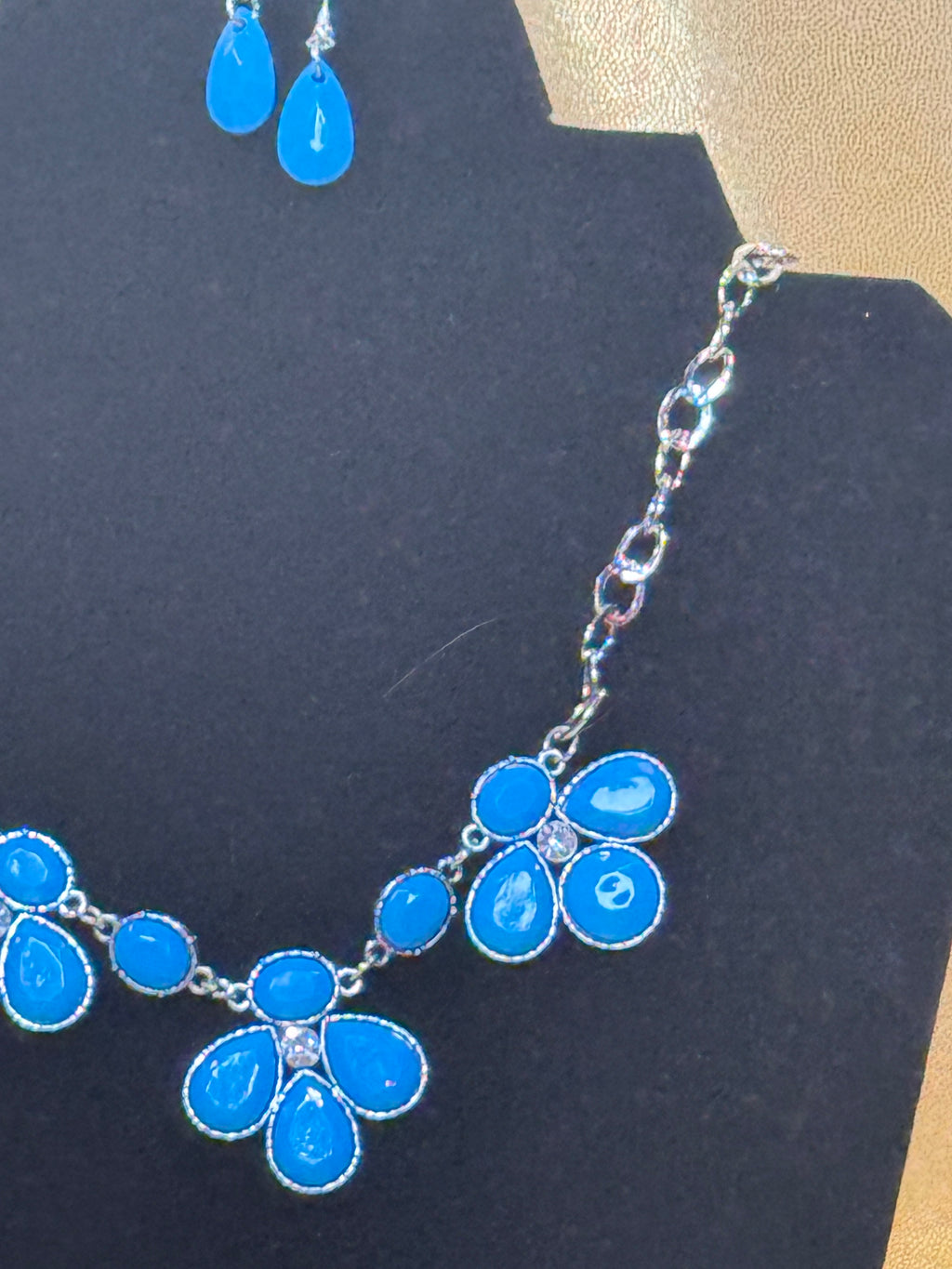 Paparazzi "SELFIE-Worth" Blue Bead Floral Silver Statement Necklace & Earring Set