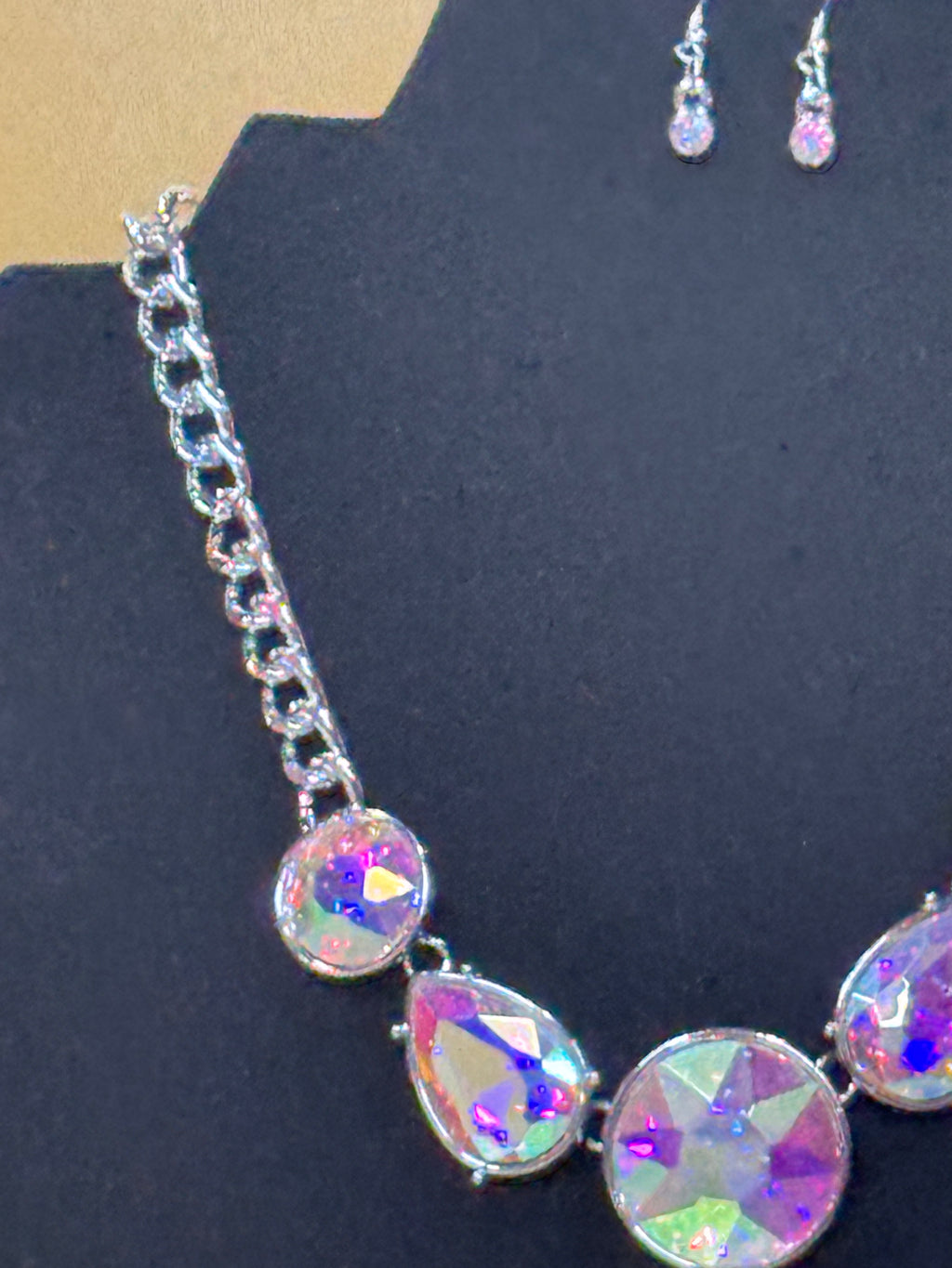 Paparazzi "All The World's My Stage" Iridescent Oil Spill Statement Necklace Set