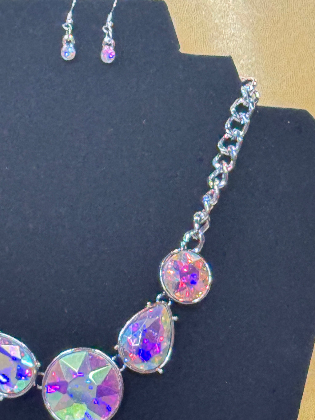 Paparazzi "All The World's My Stage" Iridescent Oil Spill Statement Necklace Set