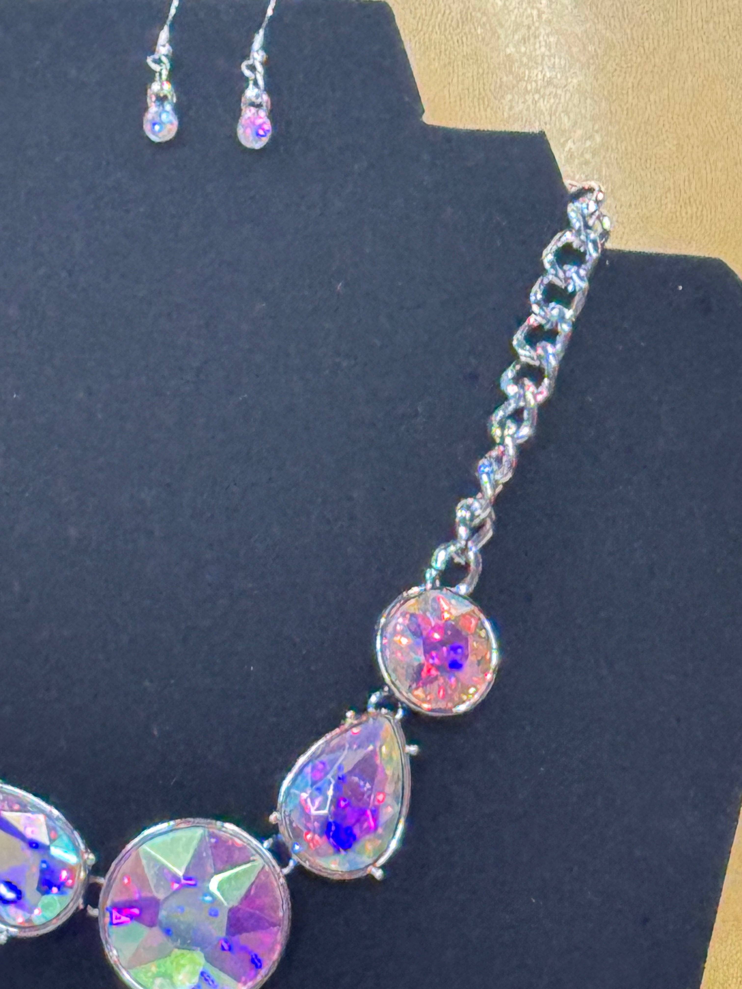 Paparazzi "All The World's My Stage" Iridescent Oil Spill Statement Necklace Set