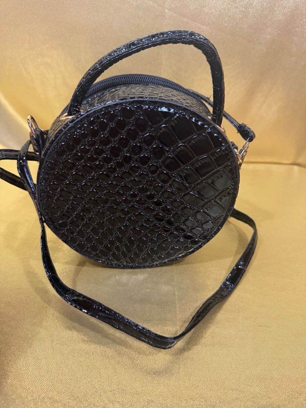 Vintage Vibe Black Croc-Embossed Round Crossbody Bag