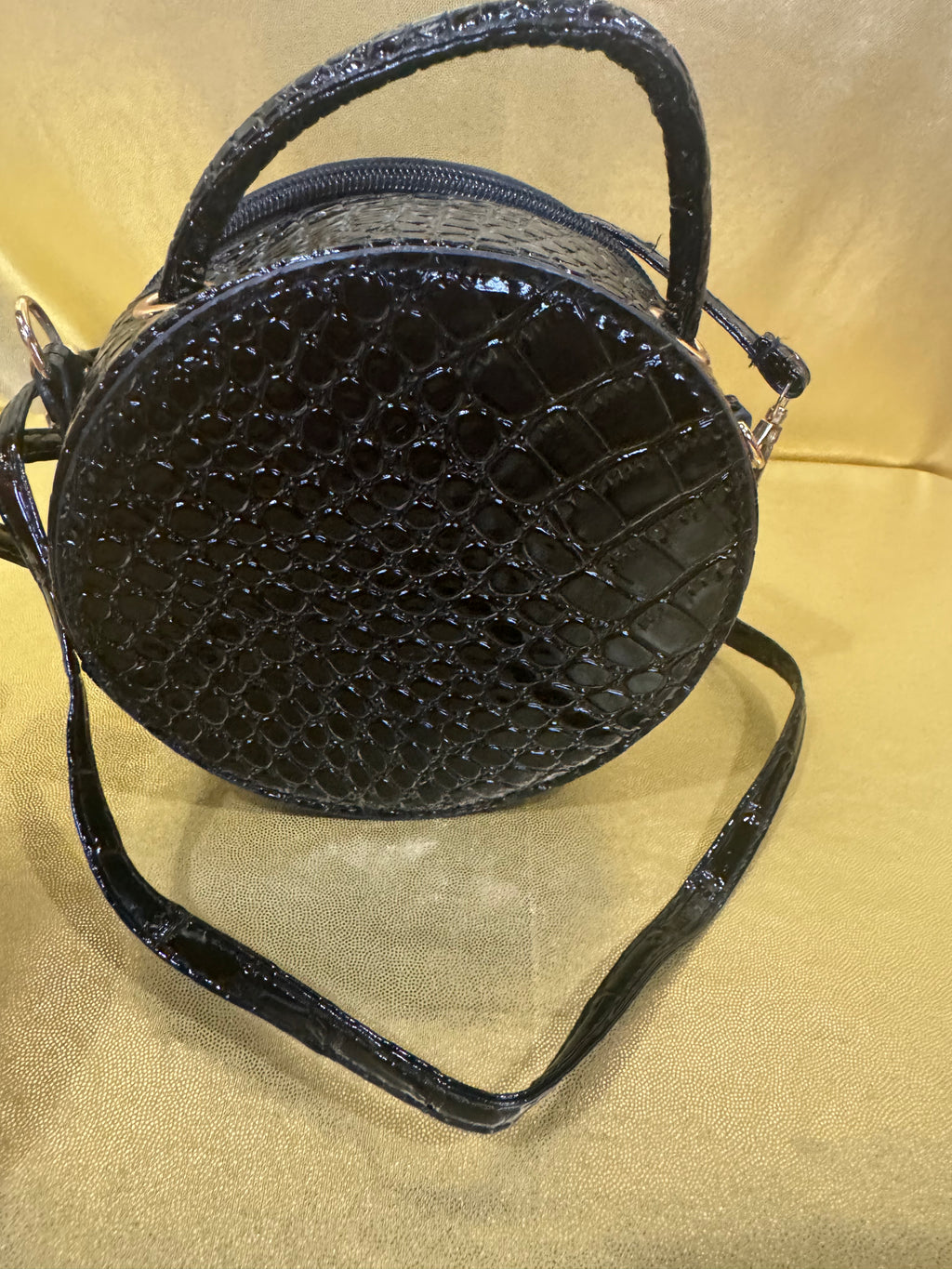 Vintage Vibe Black Croc-Embossed Round Crossbody Bag