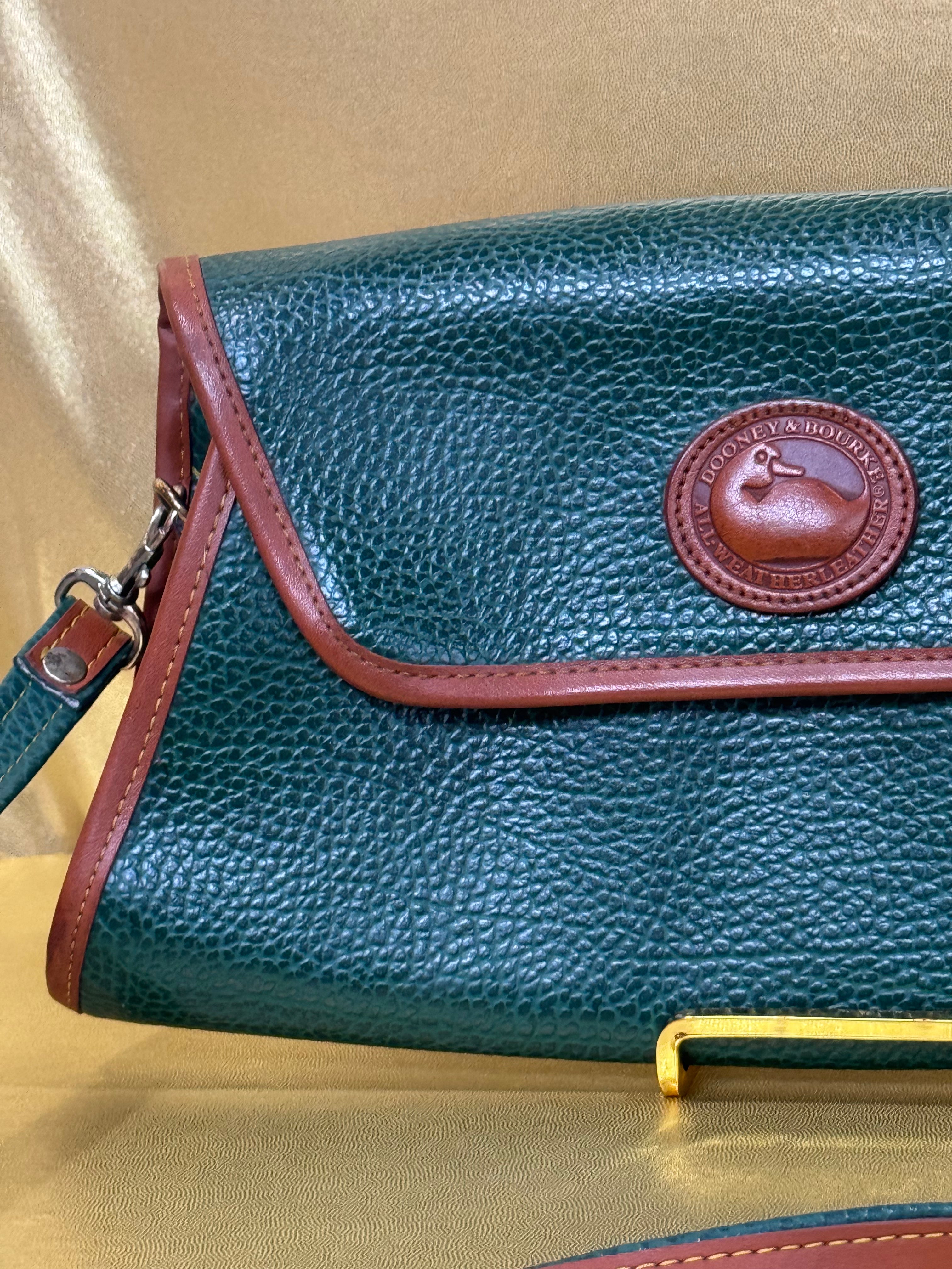 Vintage Dooney & Bourke All-Weather Leather Surrey Crossbody Bag – Forest Green