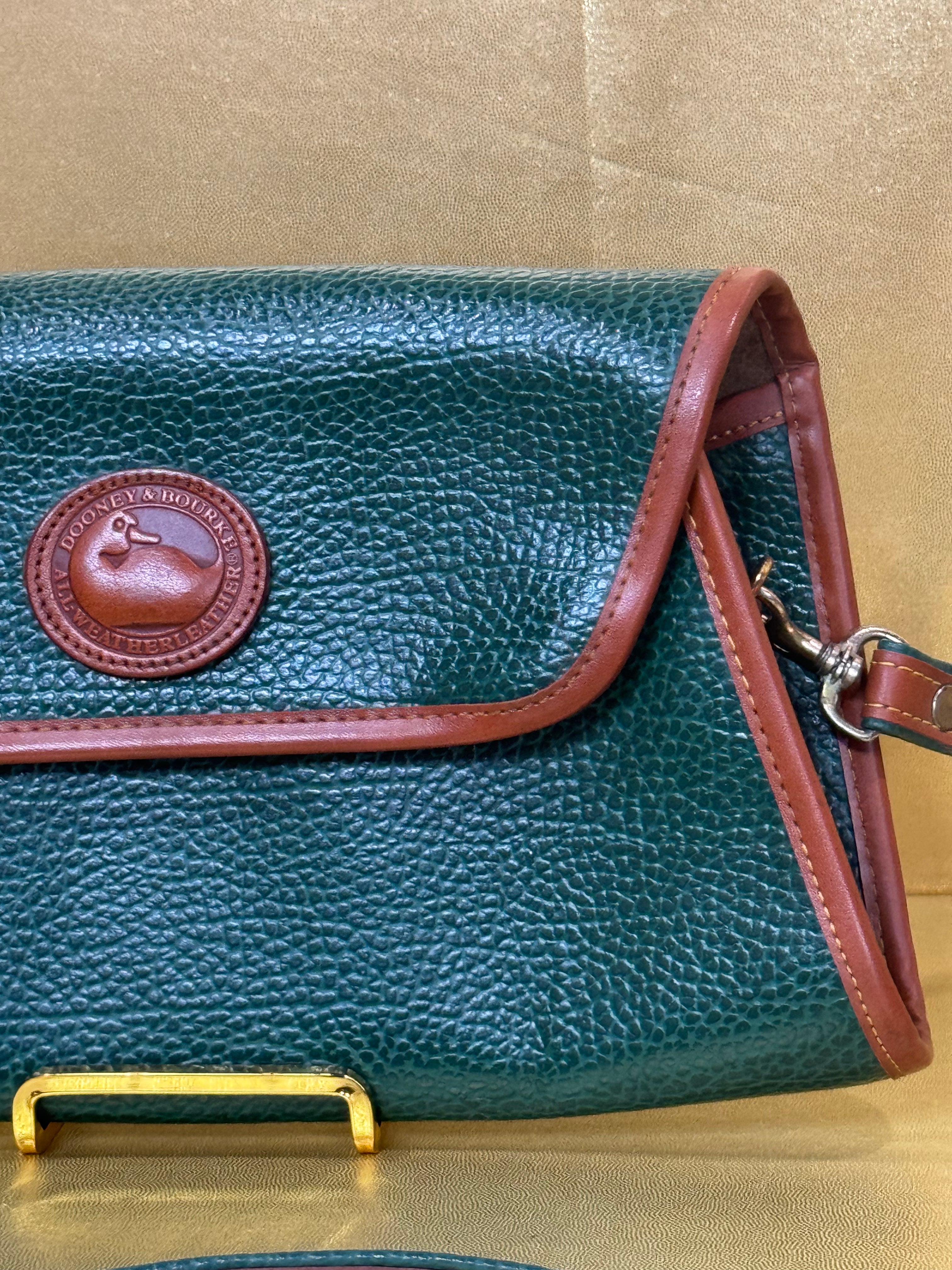 Vintage Dooney & Bourke All-Weather Leather Surrey Crossbody Bag – Forest Green