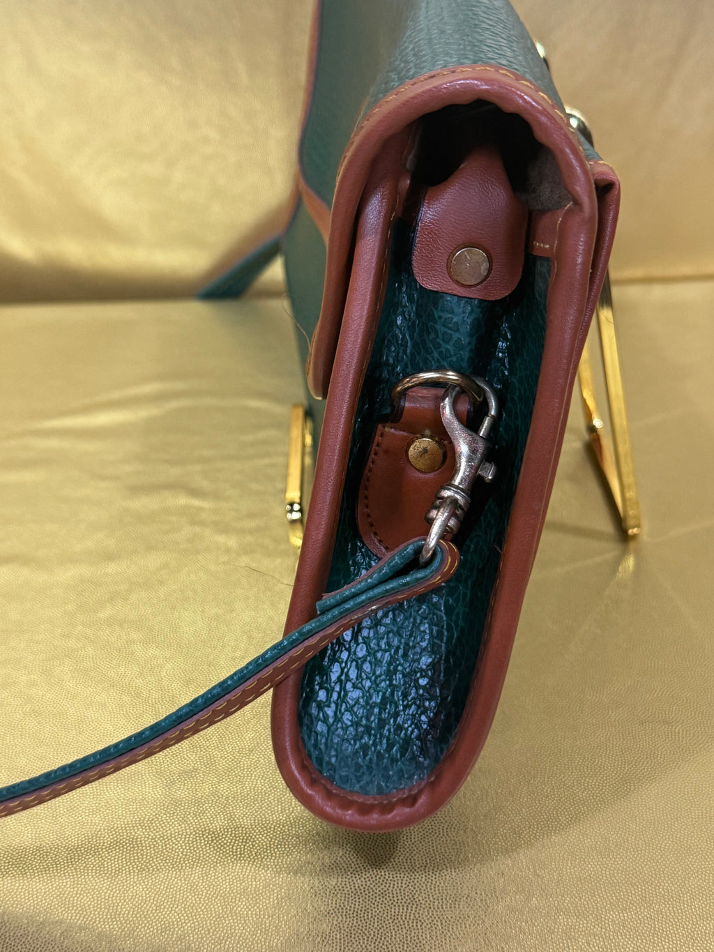 Vintage Dooney & Bourke All-Weather Leather Surrey Crossbody Bag – Forest Green