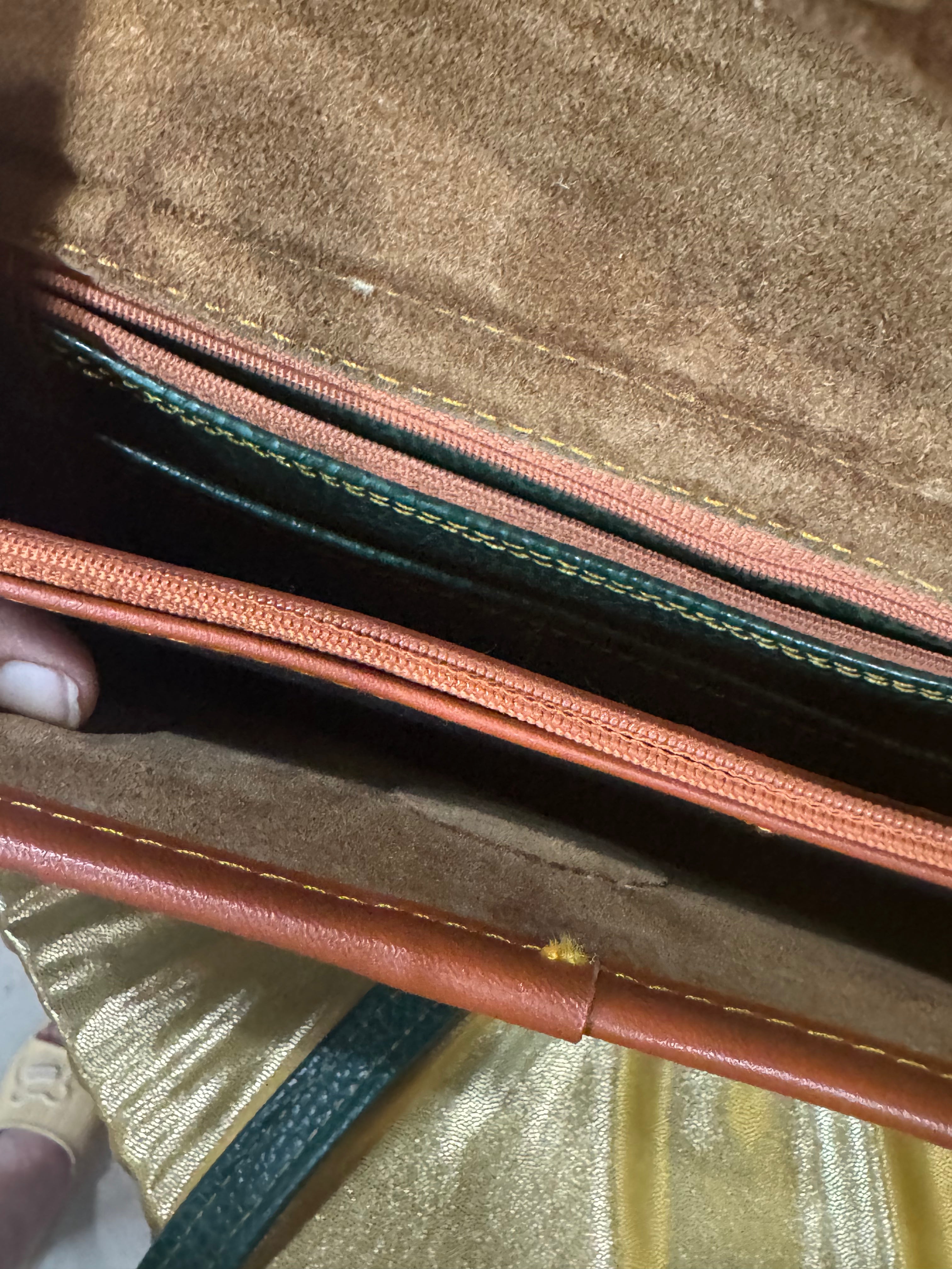 Vintage Dooney & Bourke All-Weather Leather Surrey Crossbody Bag – Forest Green