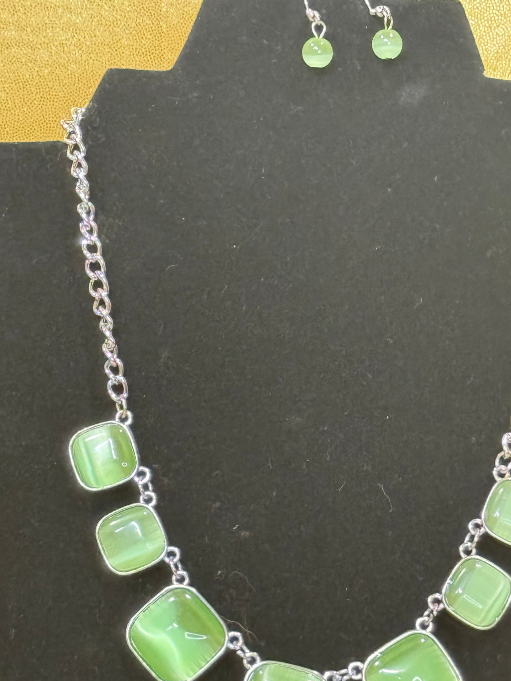 Paparazzi "Aura Allure" Mint Green Cat's Eye Necklace & Earring Set