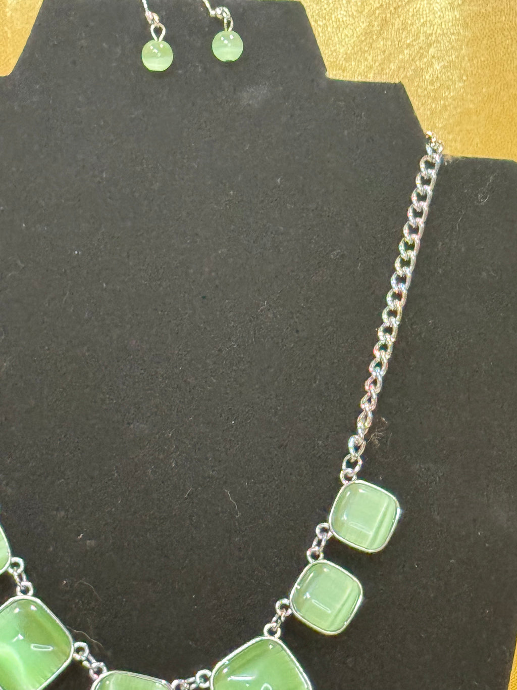 Paparazzi "Aura Allure" Mint Green Cat's Eye Necklace & Earring Set