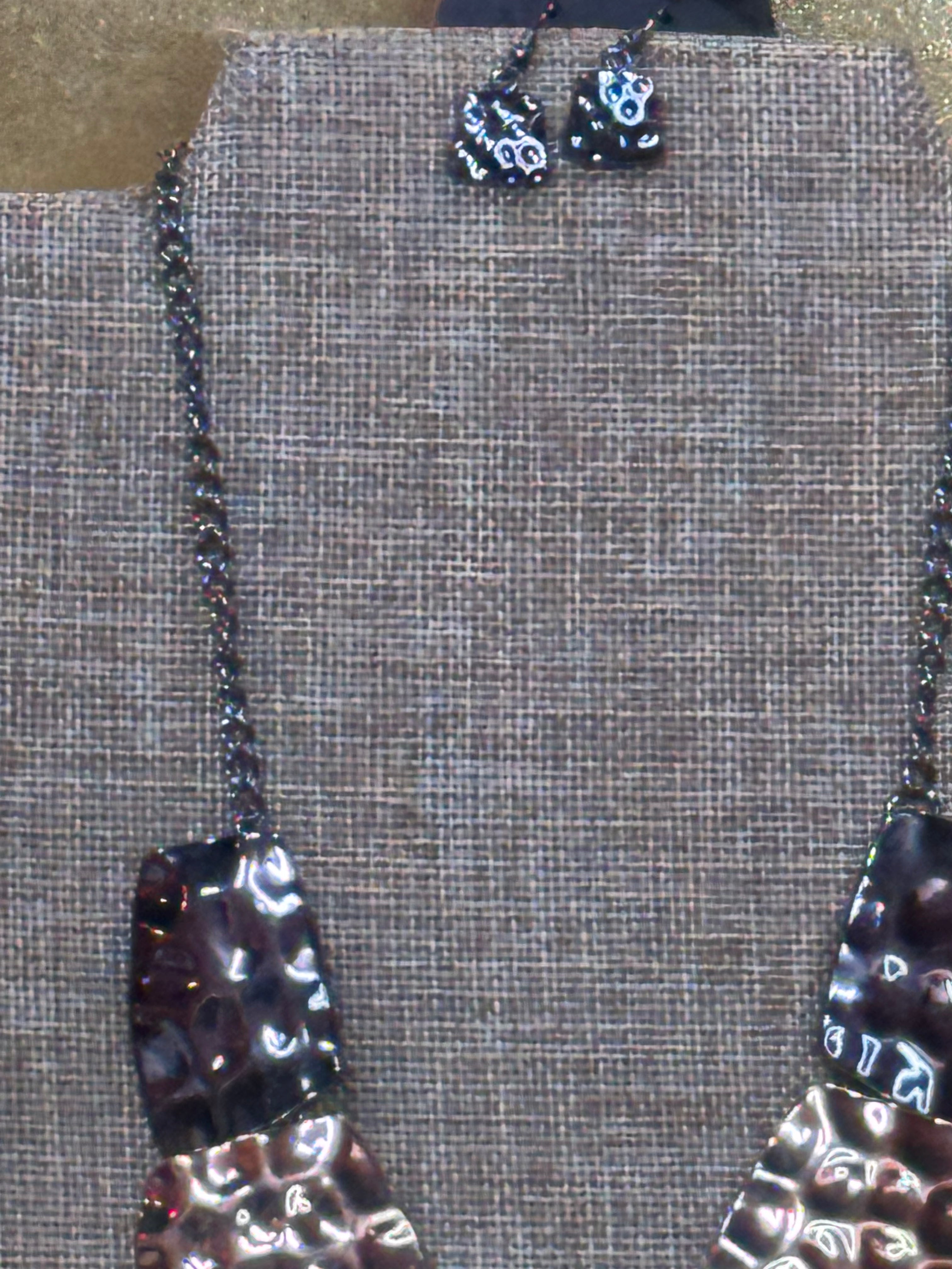 Paparazzi "Haute Plates" Hammered Metal Bib Necklace Set – Gunmetal & Silver ✨
