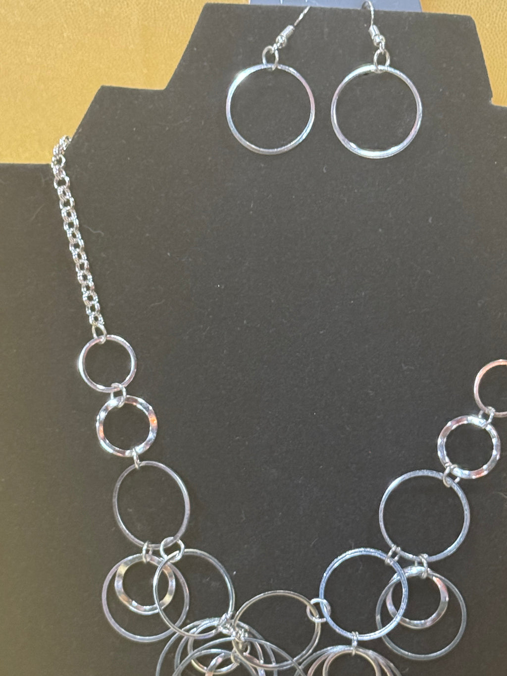 NWT Paparazzi "Break the Cycle" Gunmetal Interlocking Circle Statement Necklace Set