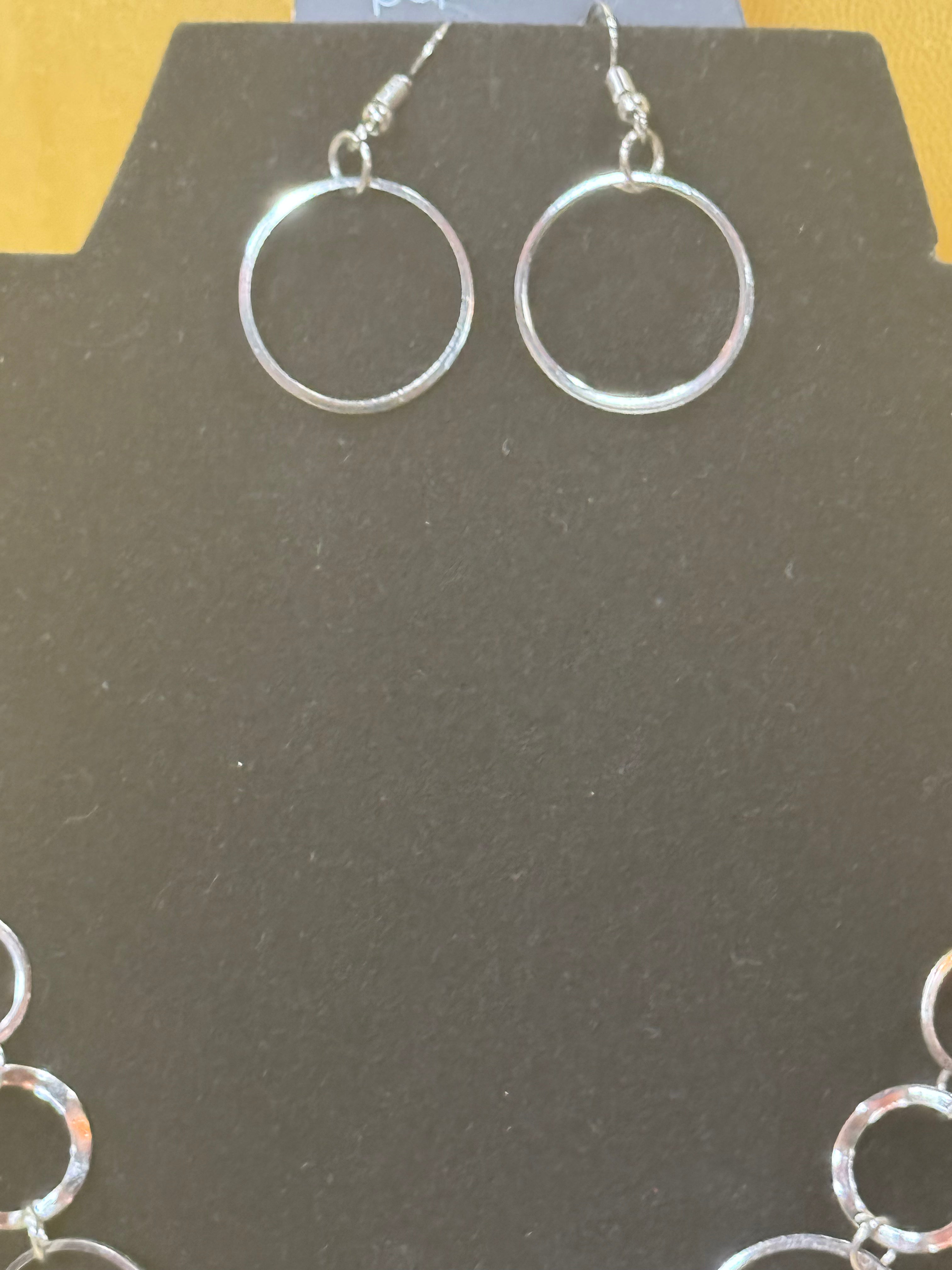 NWT Paparazzi "Break the Cycle" Gunmetal Interlocking Circle Statement Necklace Set