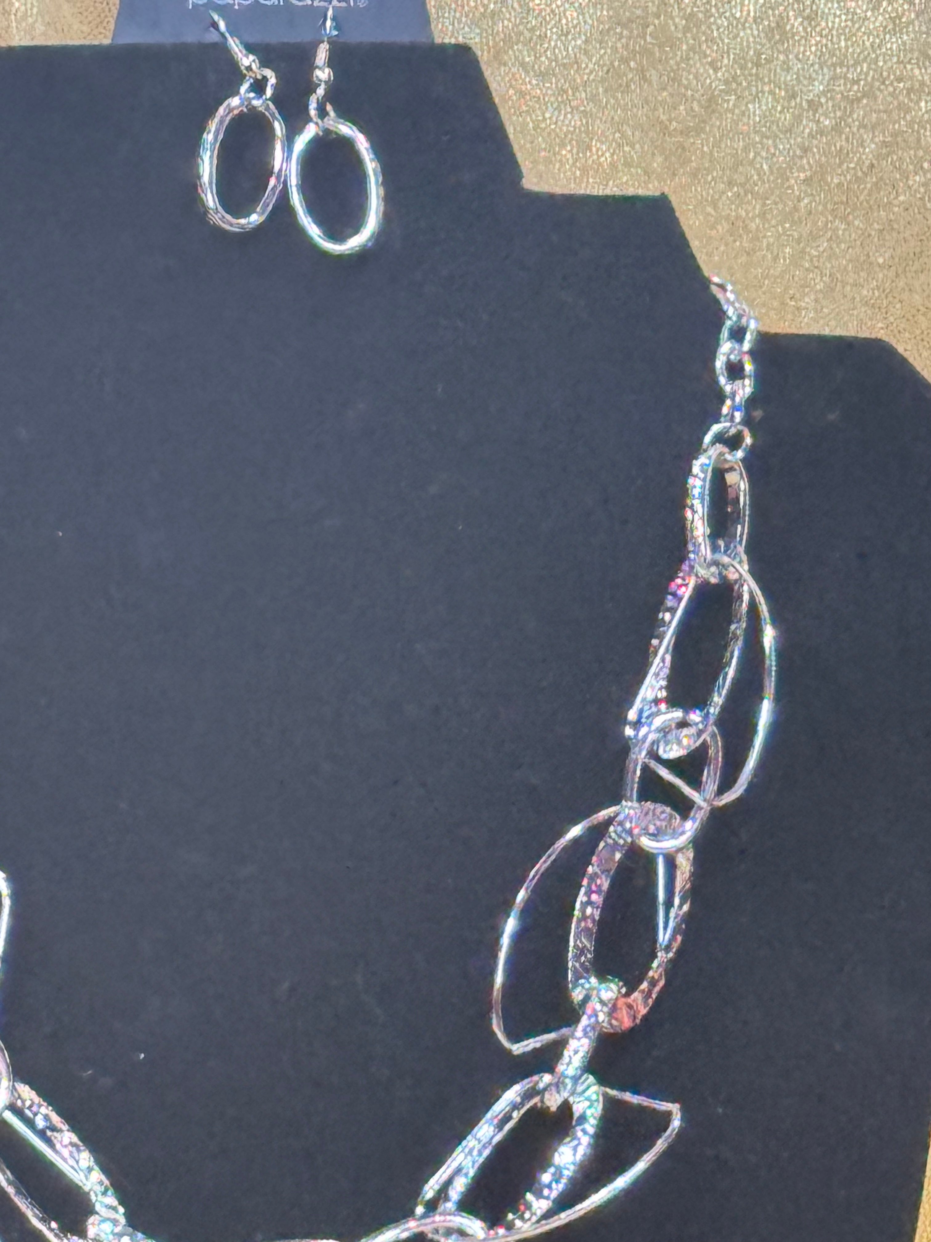 Chic & Modern: Paparazzi "Very Avant-Garde" Silver Geometric Necklace Set