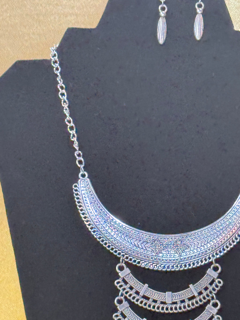 Paparazzi "Eastern Empress" silver necklace and earring set