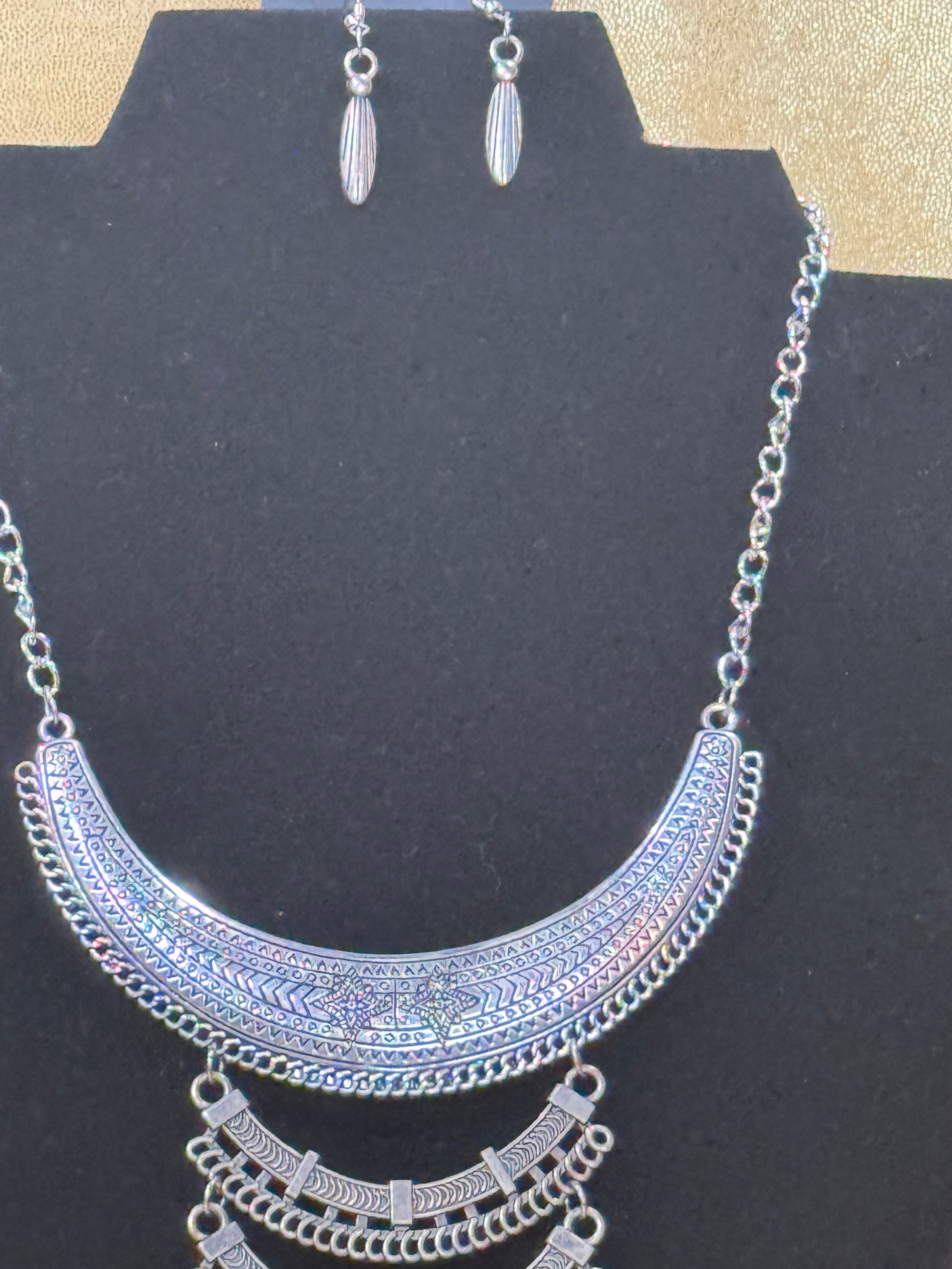 Paparazzi "Eastern Empress" silver necklace and earring set