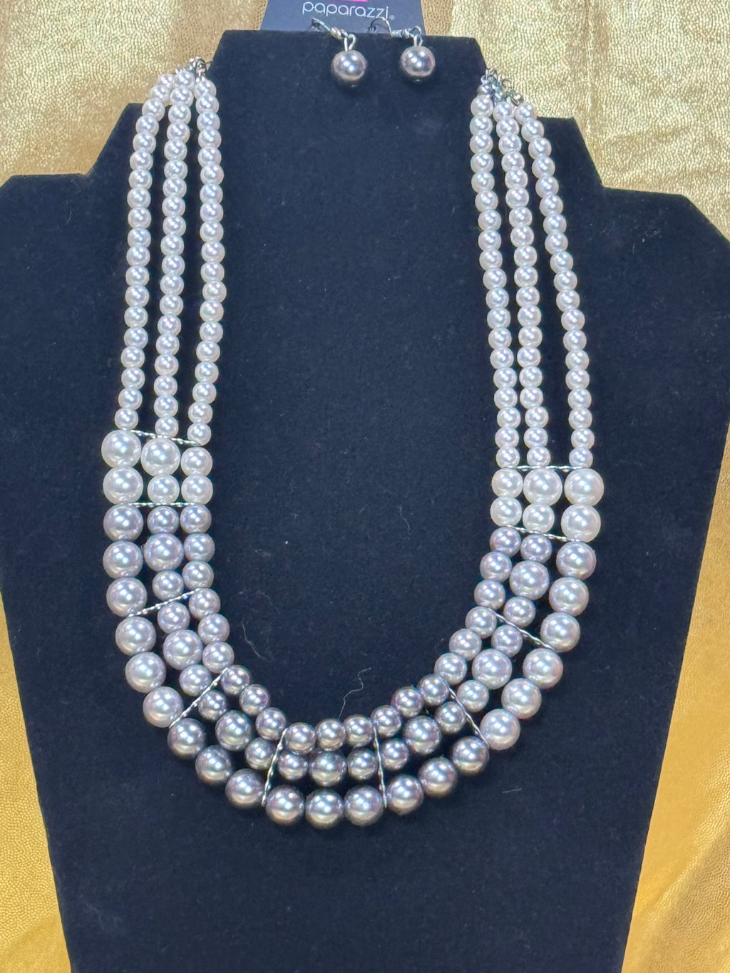 Paparazzi "Lady in Waiting" Ombre Pearl Multi-Strand Necklace Set