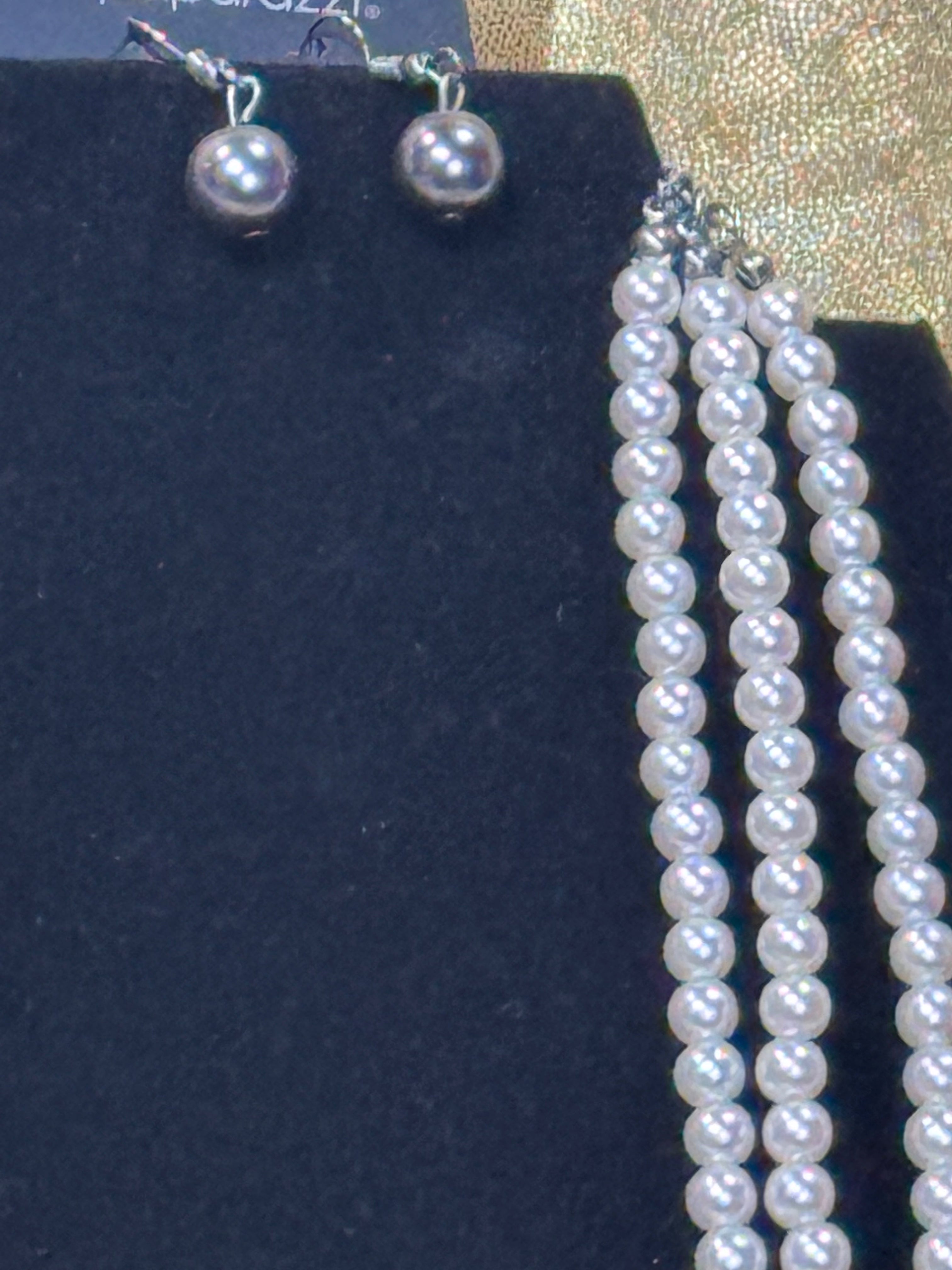 Paparazzi "Lady in Waiting" Ombre Pearl Multi-Strand Necklace Set