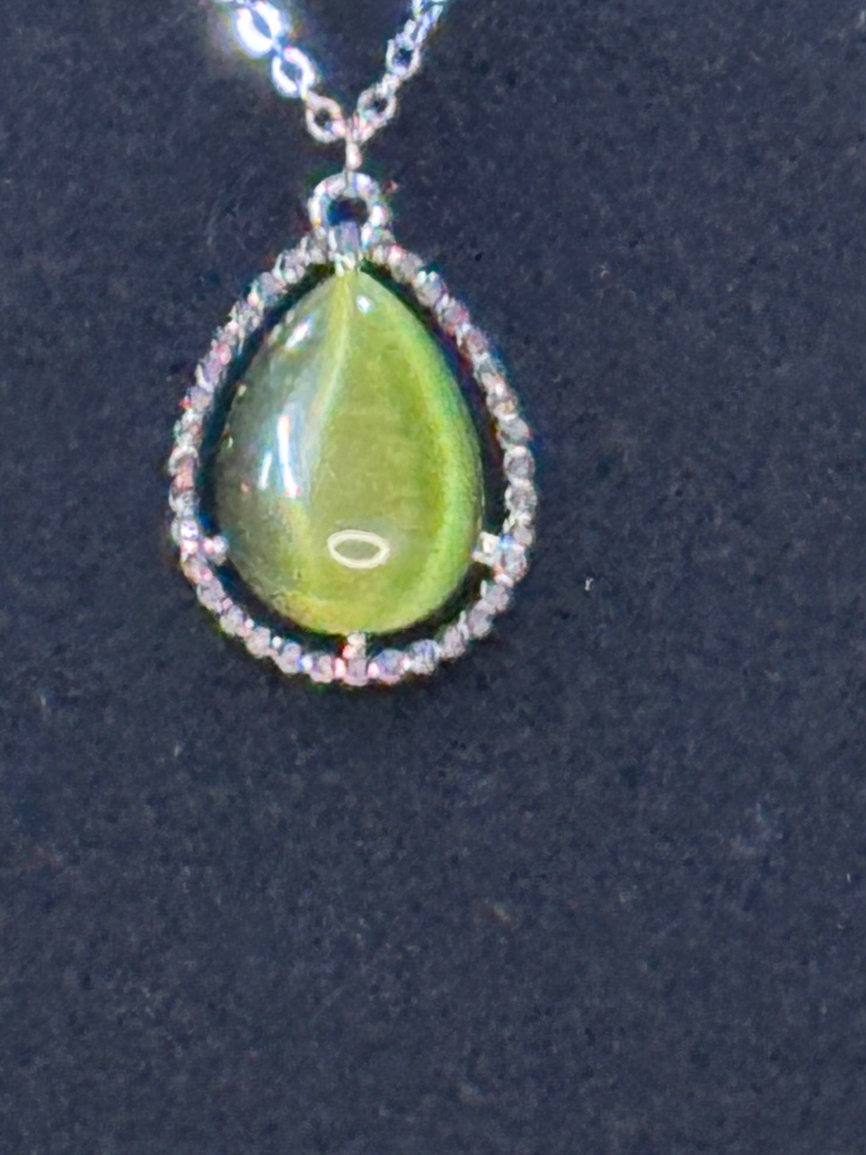 ✨ In Glow Spirits – Green Cat's Eye Teardrop Necklace & Earring Set