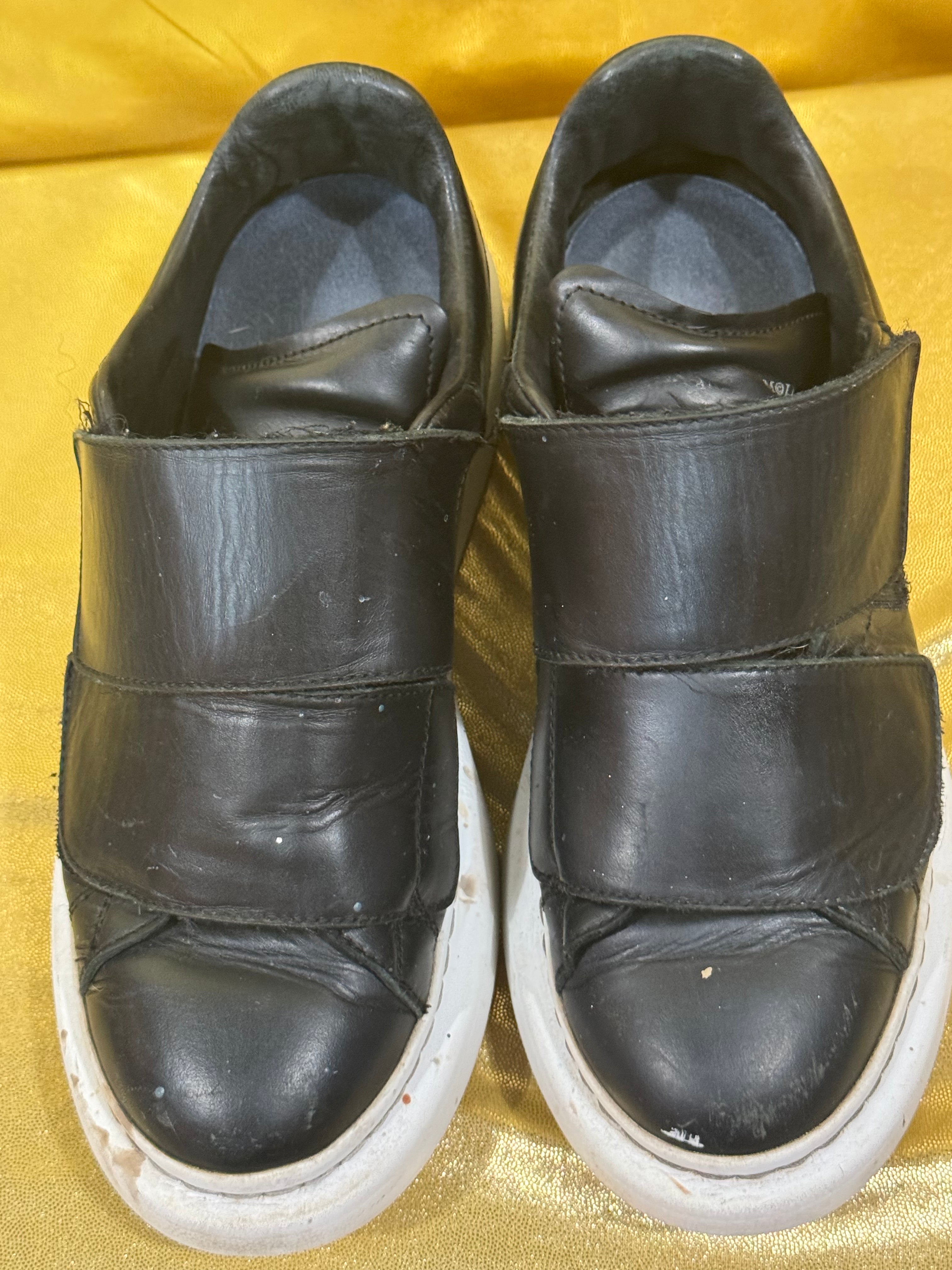 Authentic Alexander McQueen Black Leather Oversized Grip-Strap Platform Sneakers - Size 37