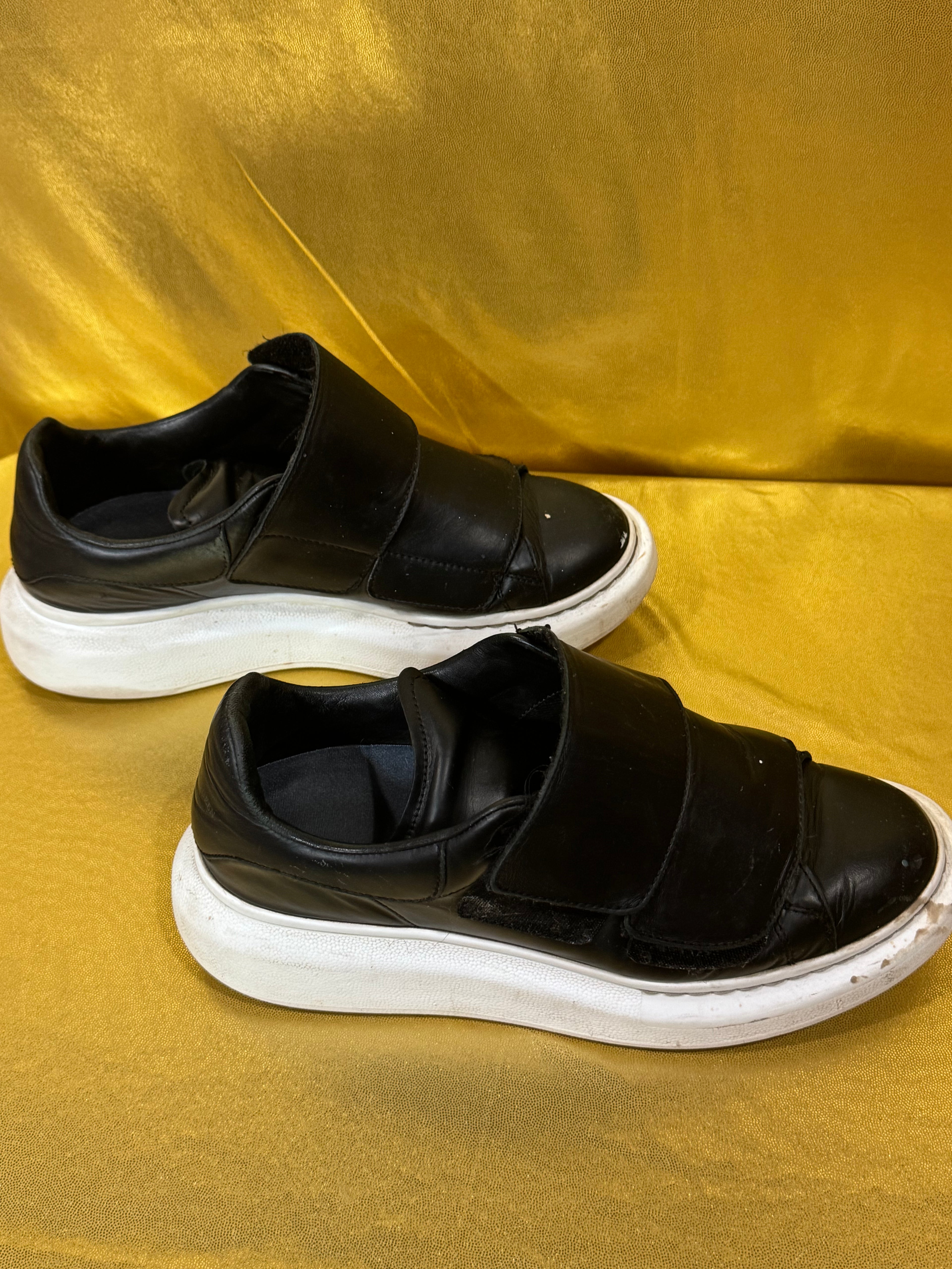 Authentic Alexander McQueen Black Leather Oversized Grip-Strap Platform Sneakers - Size 37