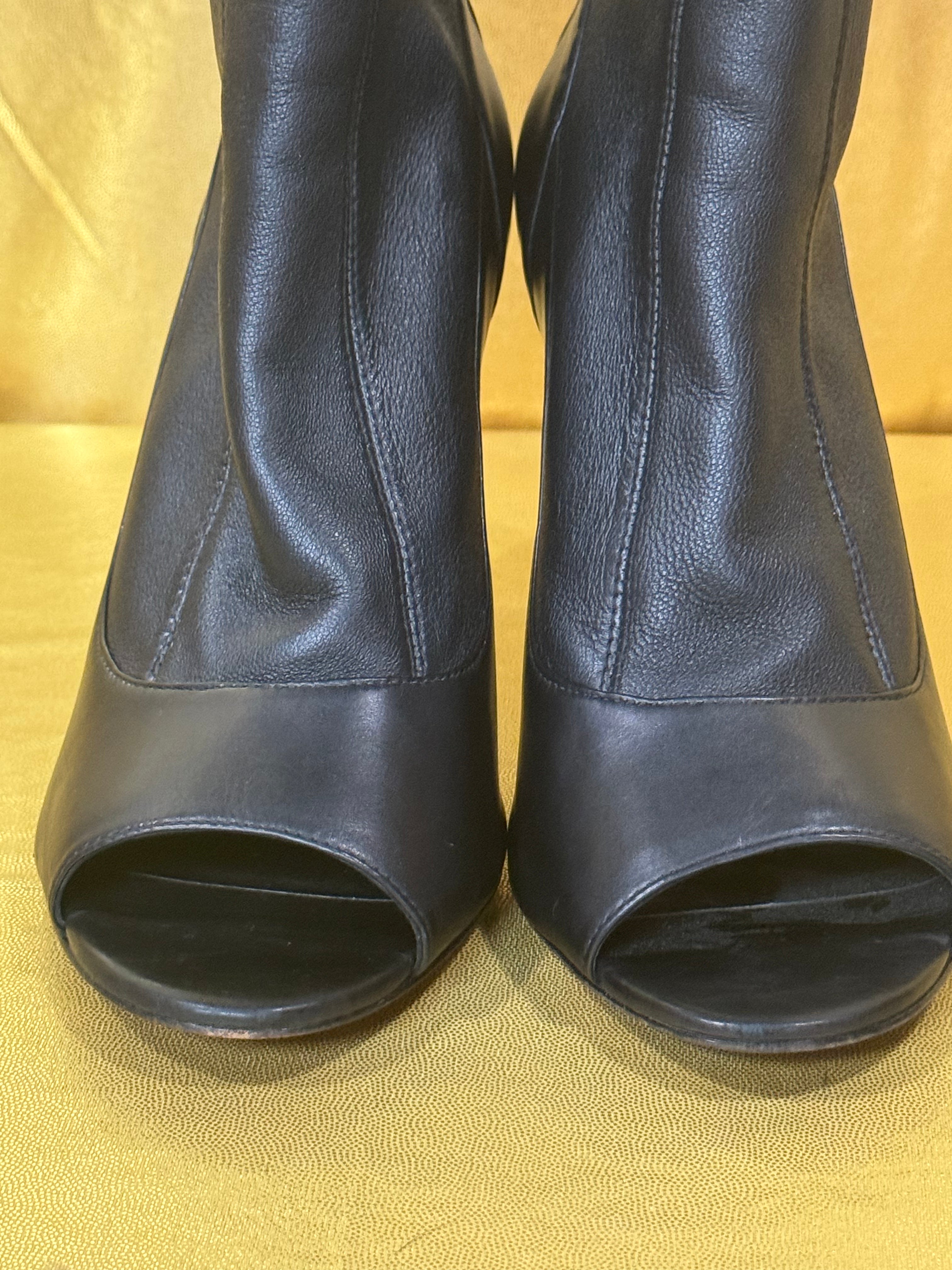 Authentic Elie Tahari Black Leather Stiletto Booties Size 8 / 38 Excellent Condition