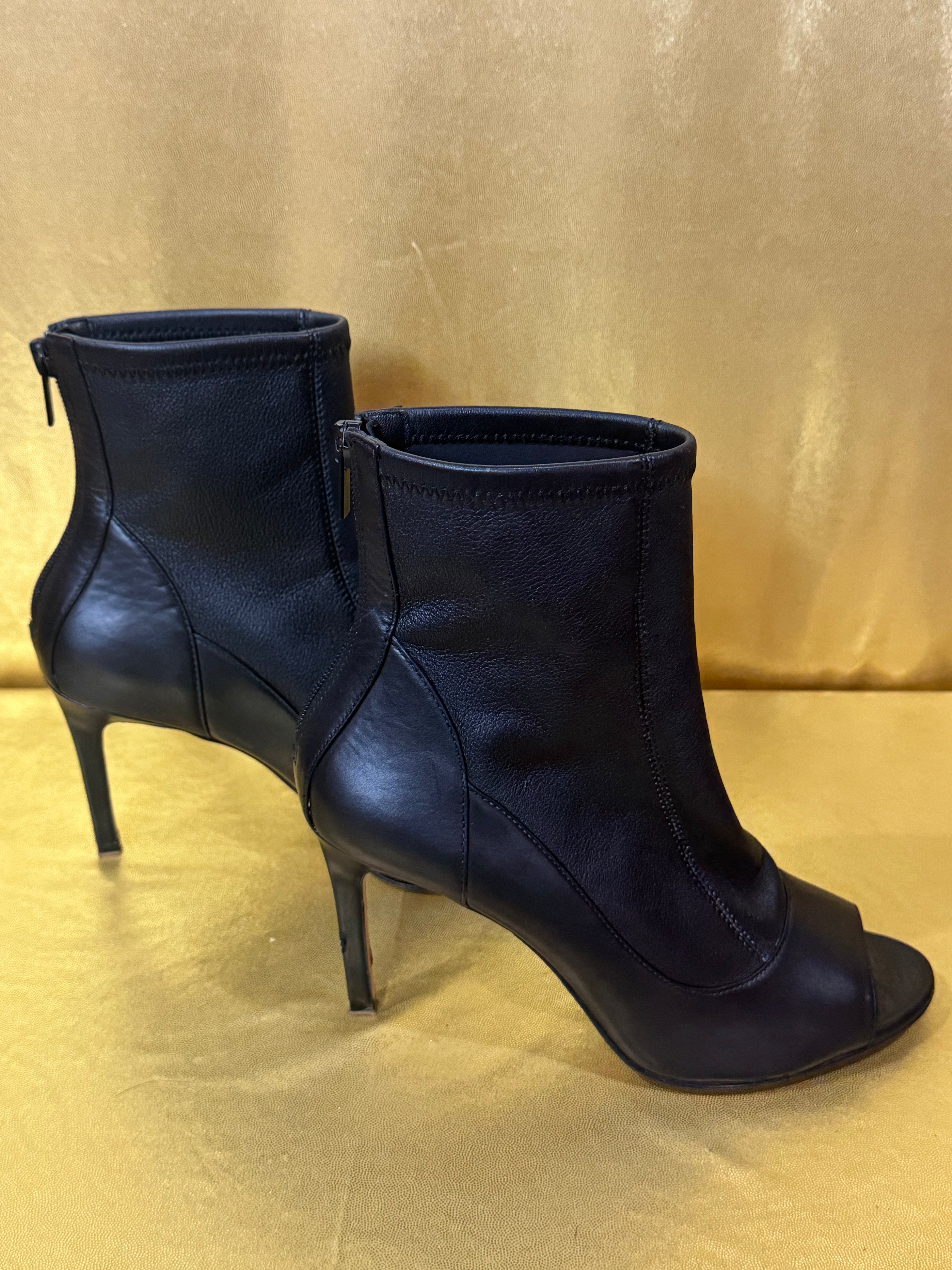 Authentic Elie Tahari Black Leather Stiletto Booties Size 8 / 38 Excellent Condition