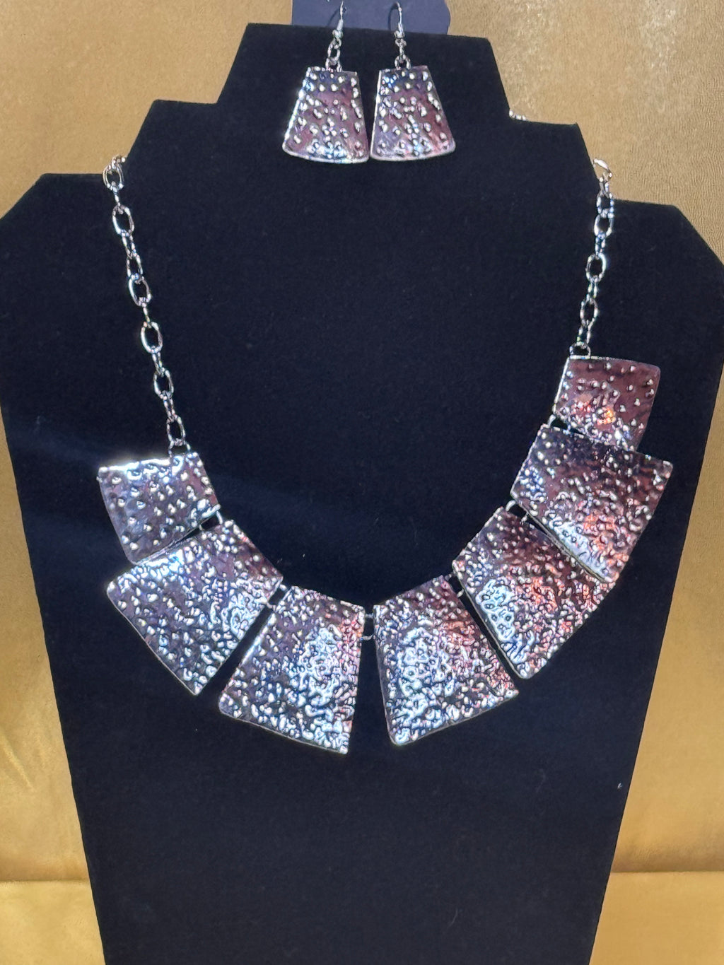 Paparazzi "Here Comes The Huntress" Silver Jewelry Set