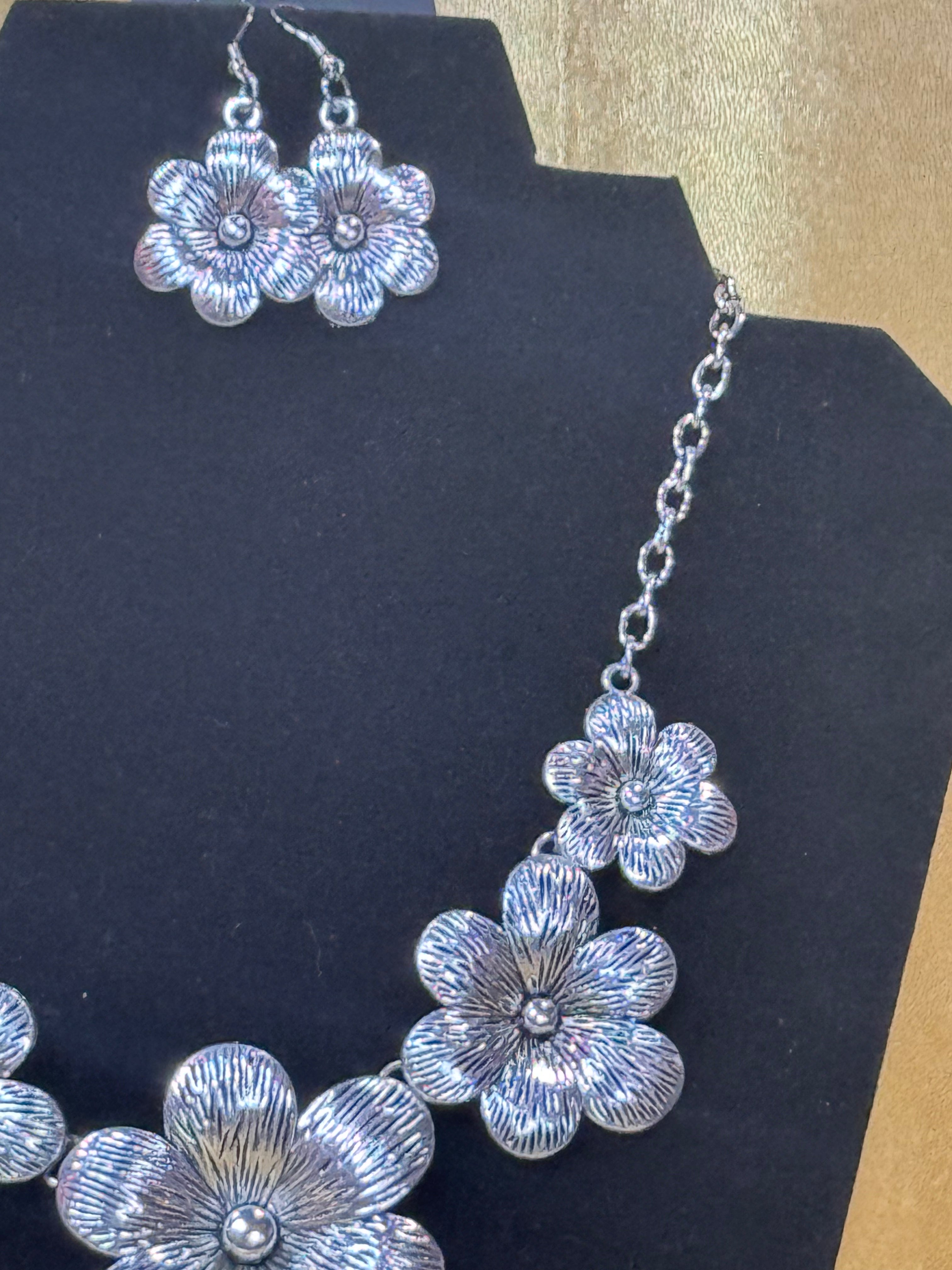 Paparazzi "Secret Garden" Brushed Silver Flower Statement Necklace & Earring Set