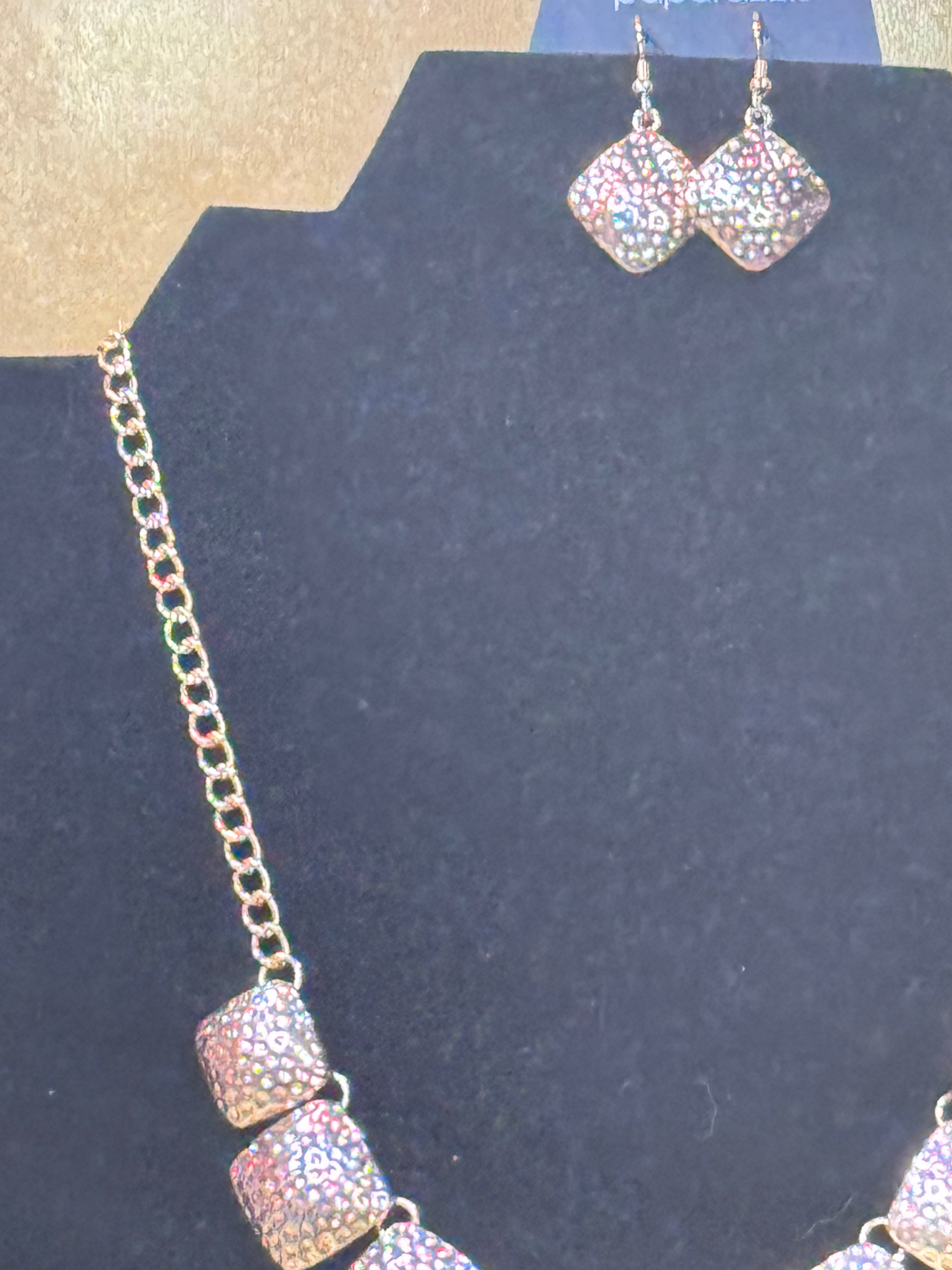 Paparazzi "Keeping It RELIC" Gold Hammered Square Statement Necklace Set