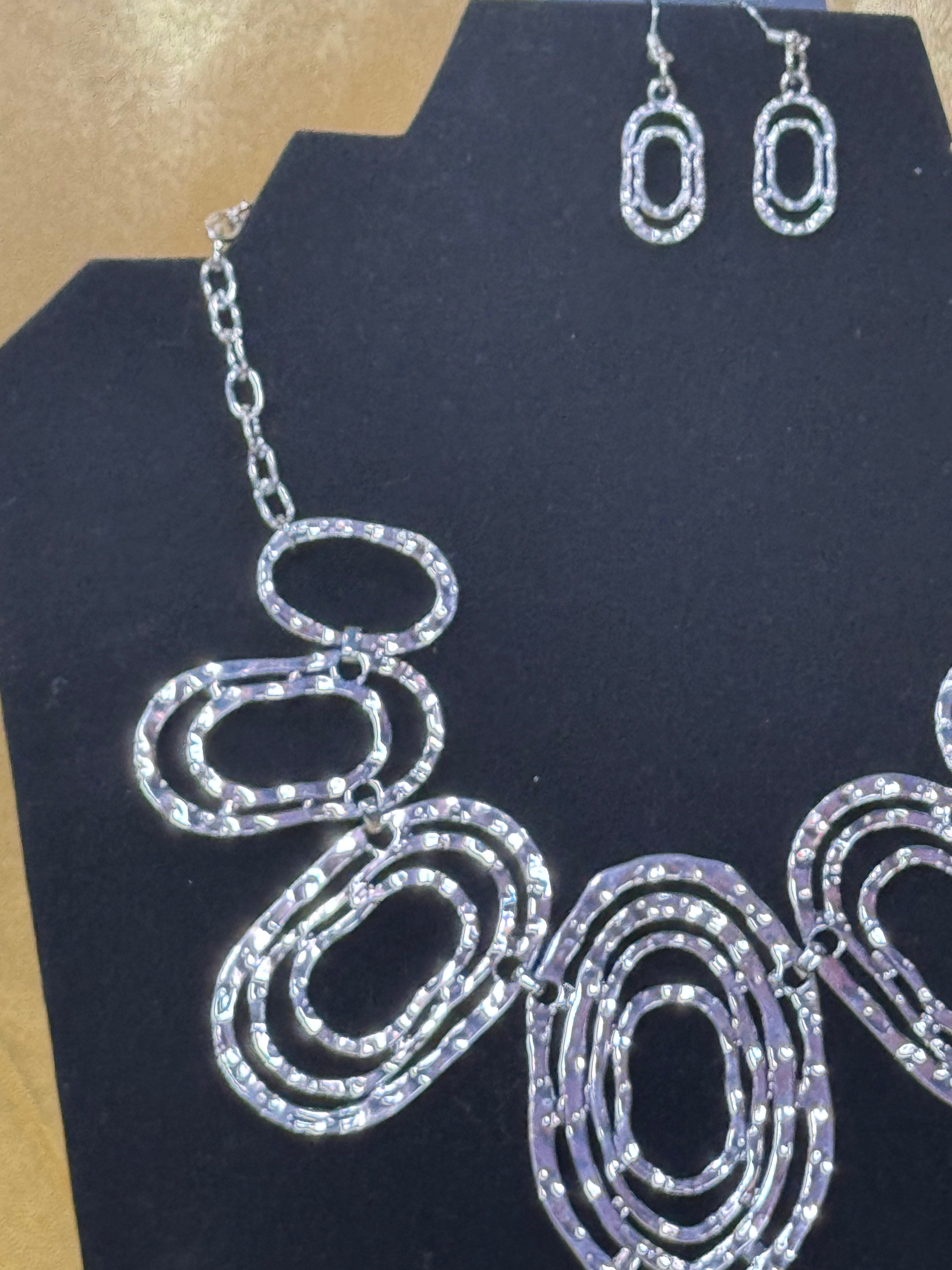 Paparazzi "Empress Impressions" Silver Textured Oval Bib Statement Necklace & Earring Set