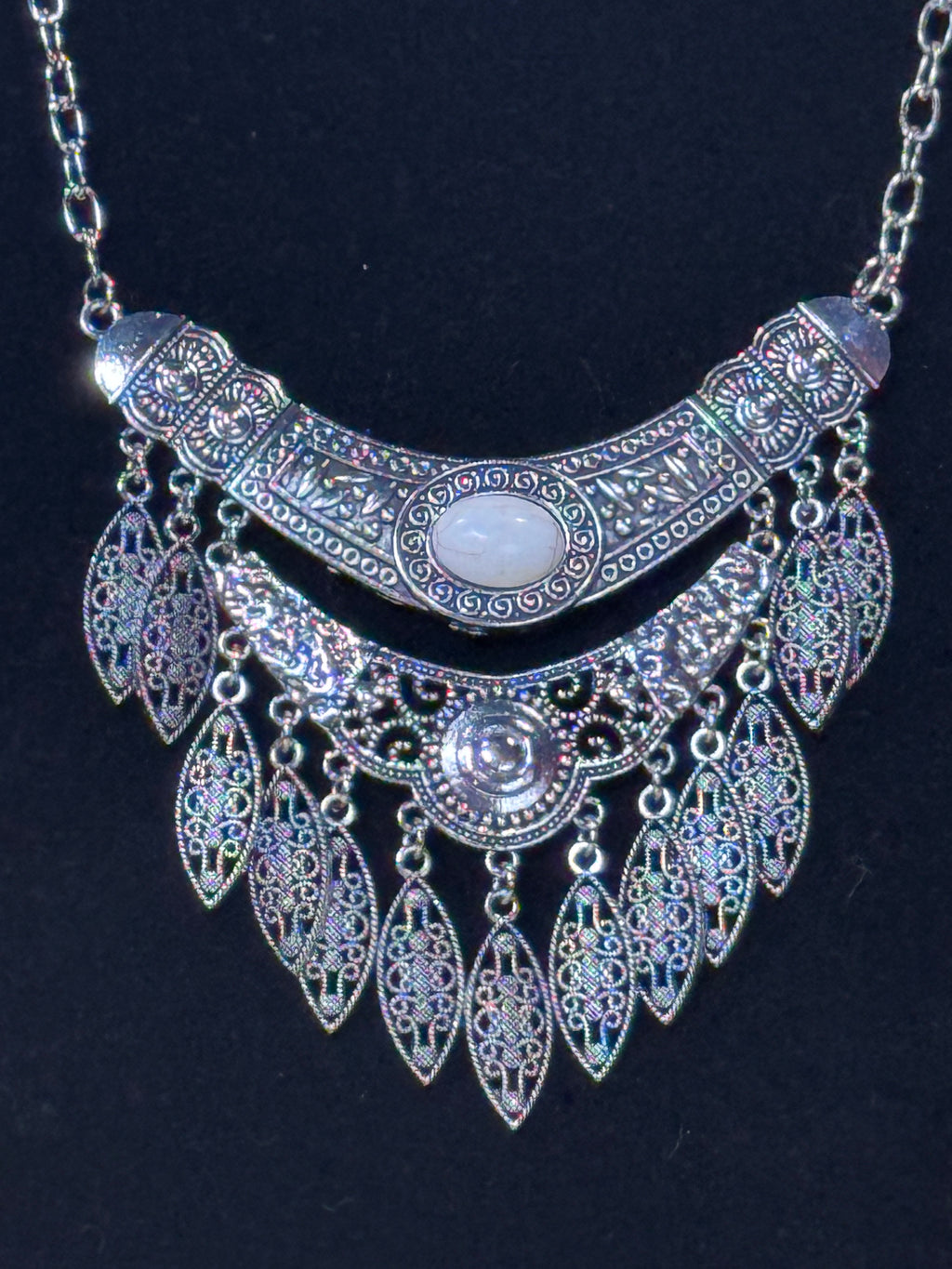 Paparazzi "Island Queen" statement necklace and matching earring set
