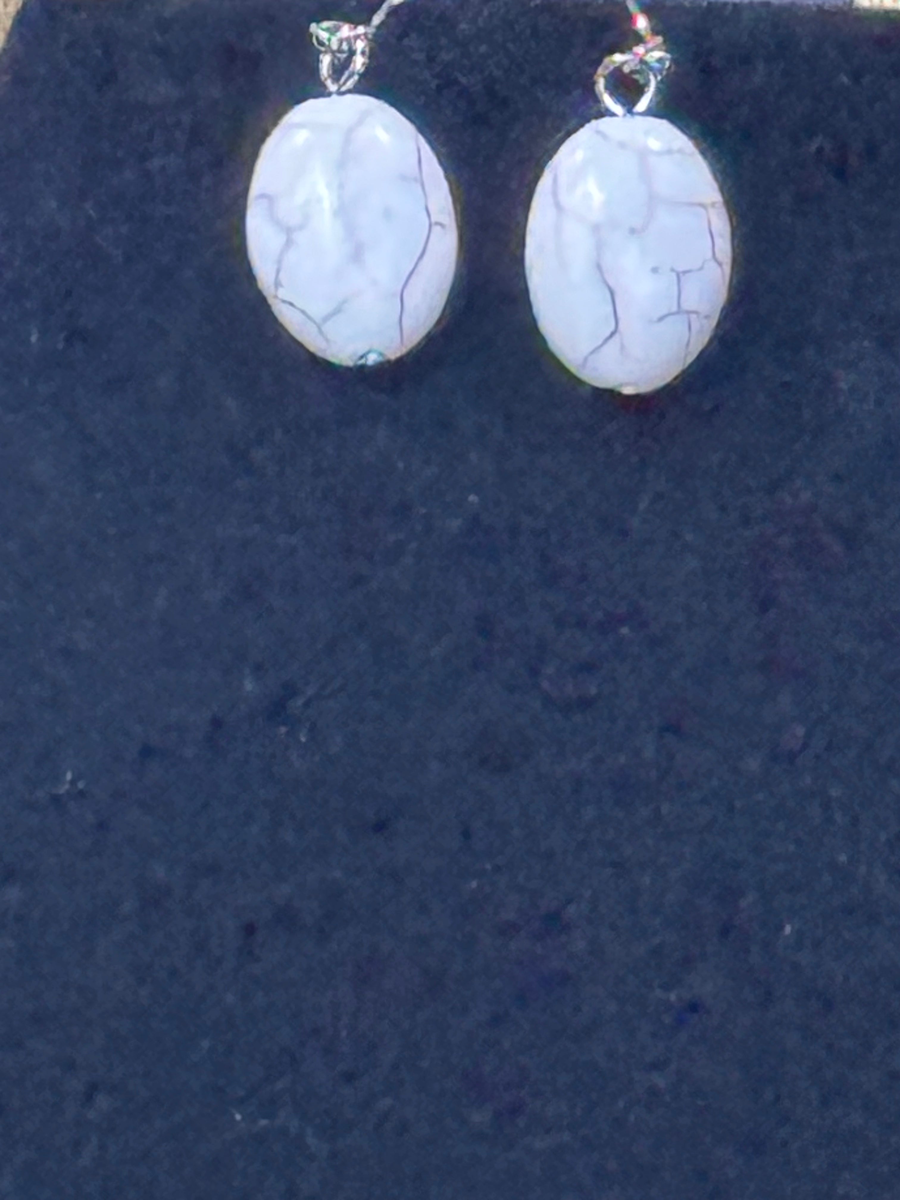 Paparazzi "Island Queen" statement necklace and matching earring set