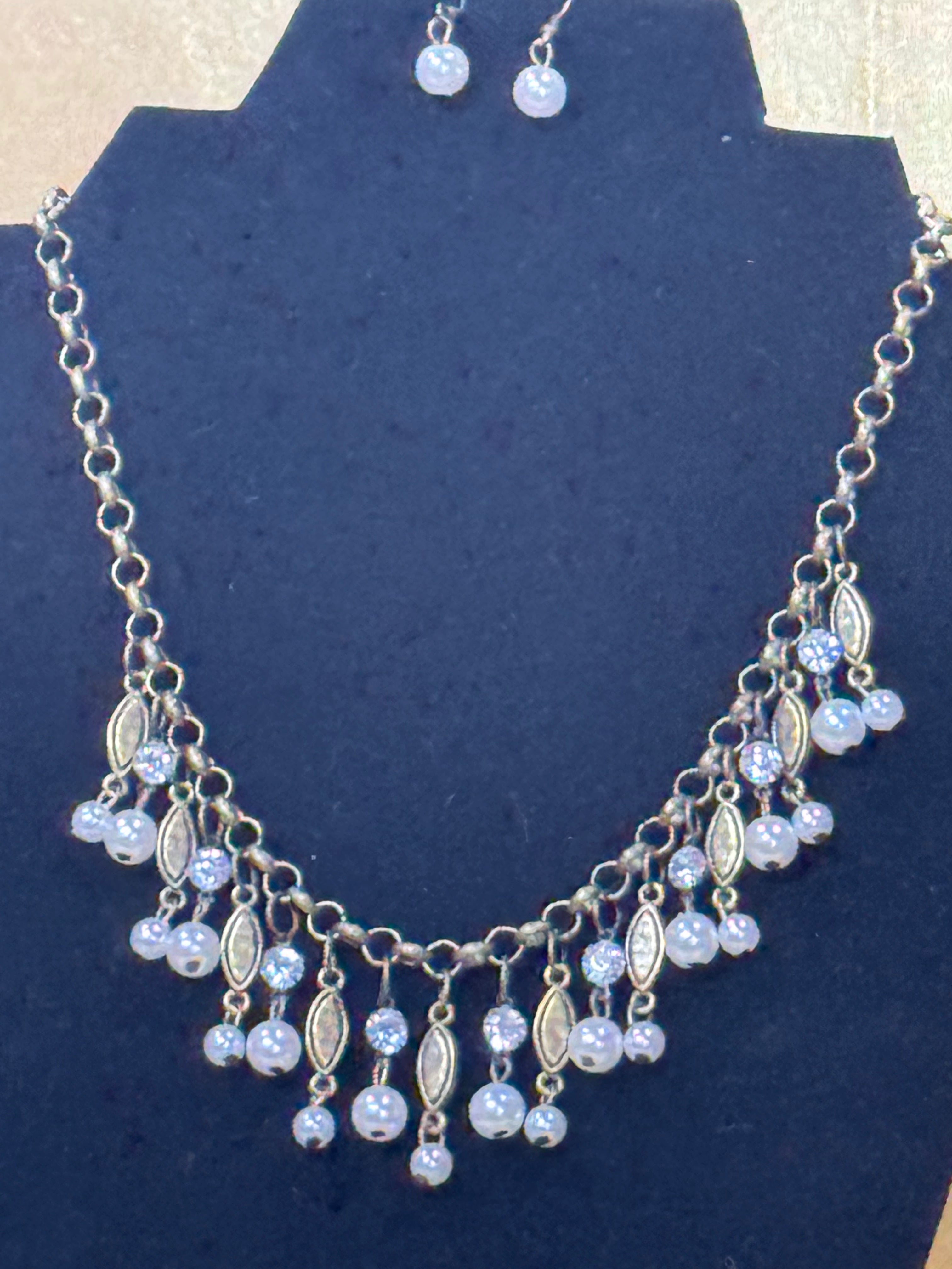 Paparazzi Accessories "Cosmopolitan Couture" (White) Necklace & Earring Set
