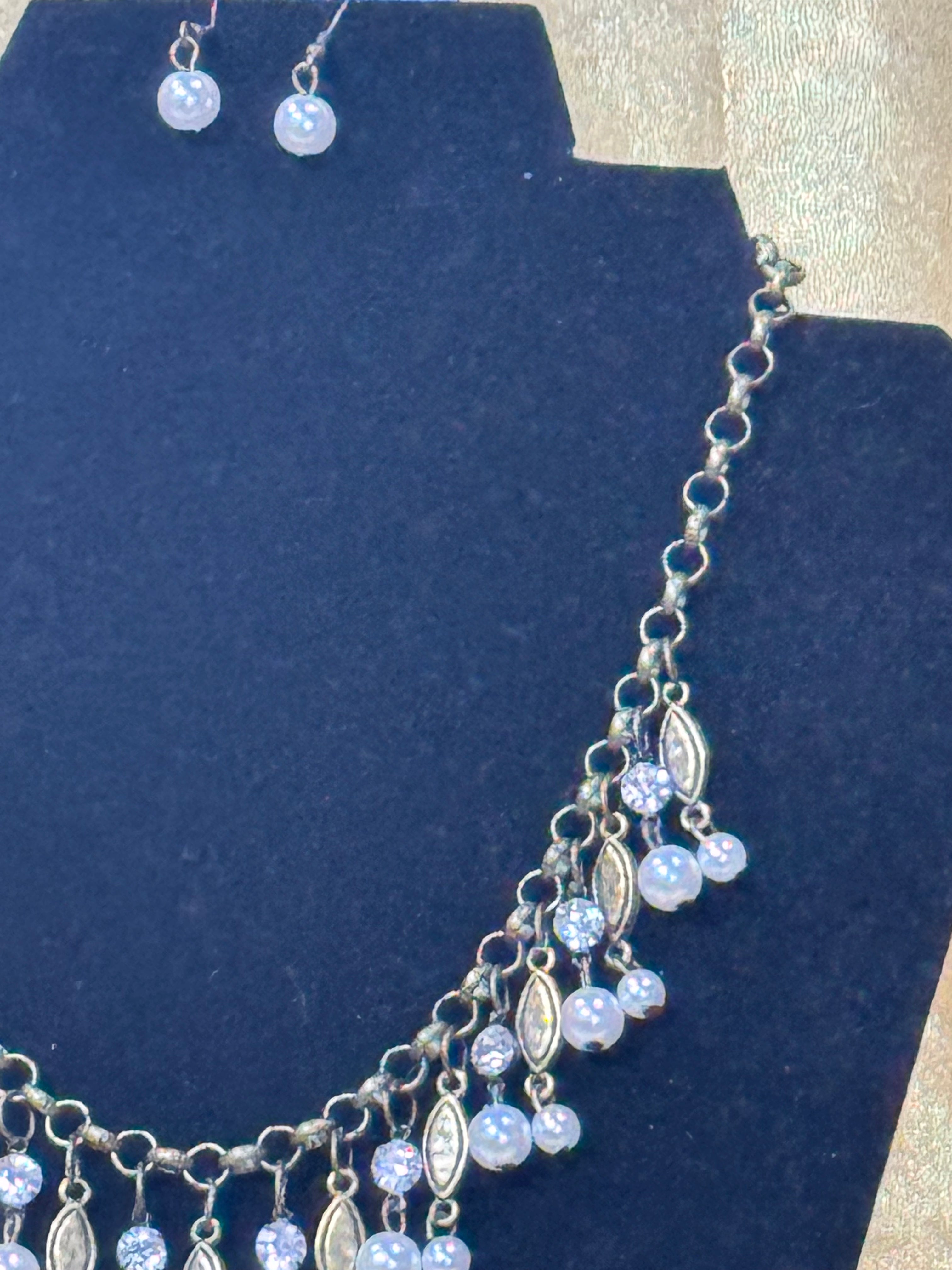 Paparazzi Accessories "Cosmopolitan Couture" (White) Necklace & Earring Set