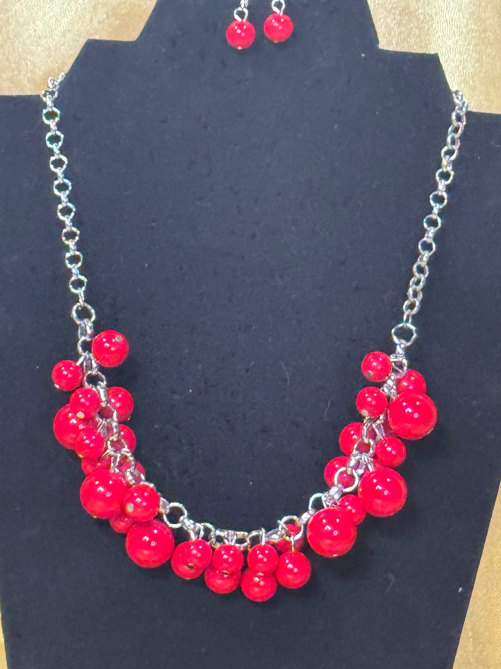 Paparazzi "Walk This Broadway" necklace and earring set