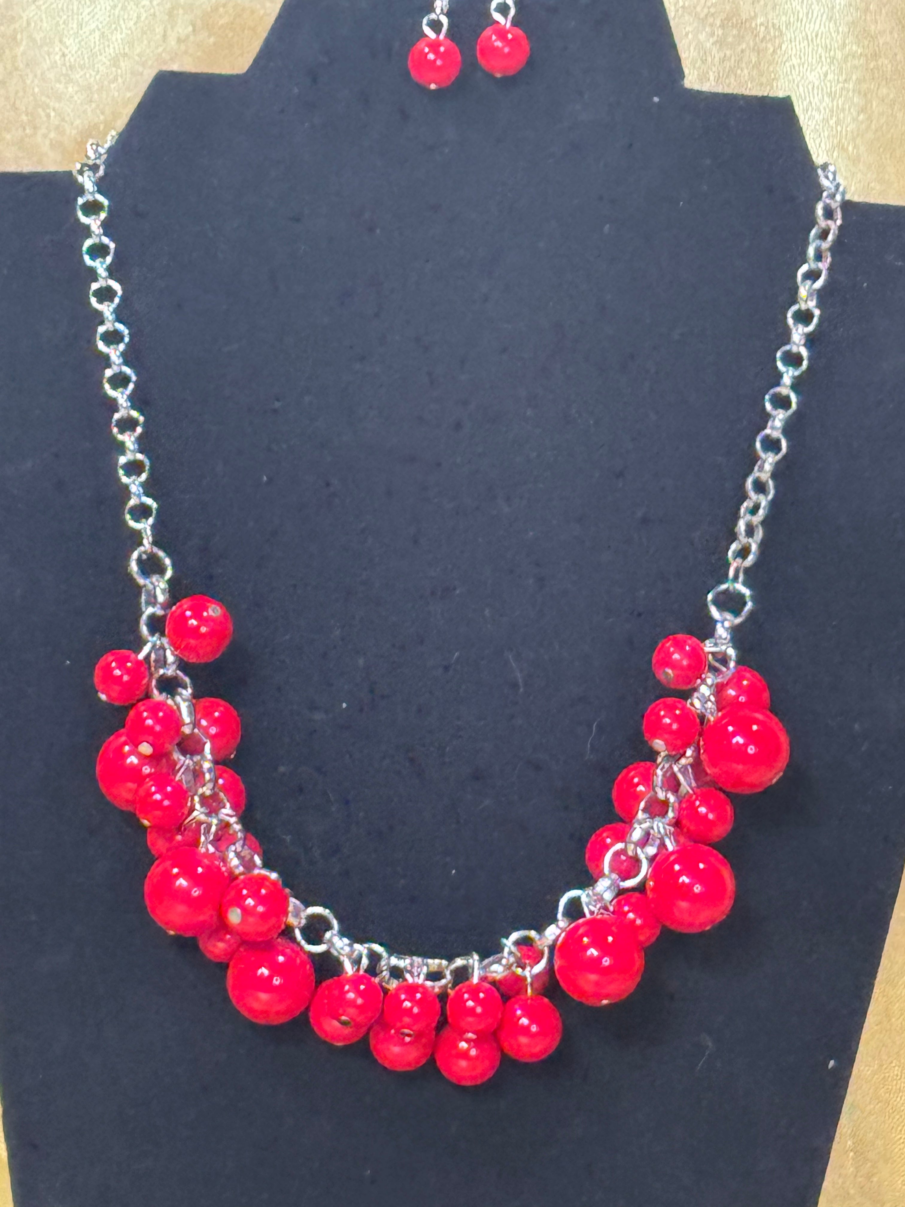 Paparazzi "Walk This Broadway" necklace and earring set