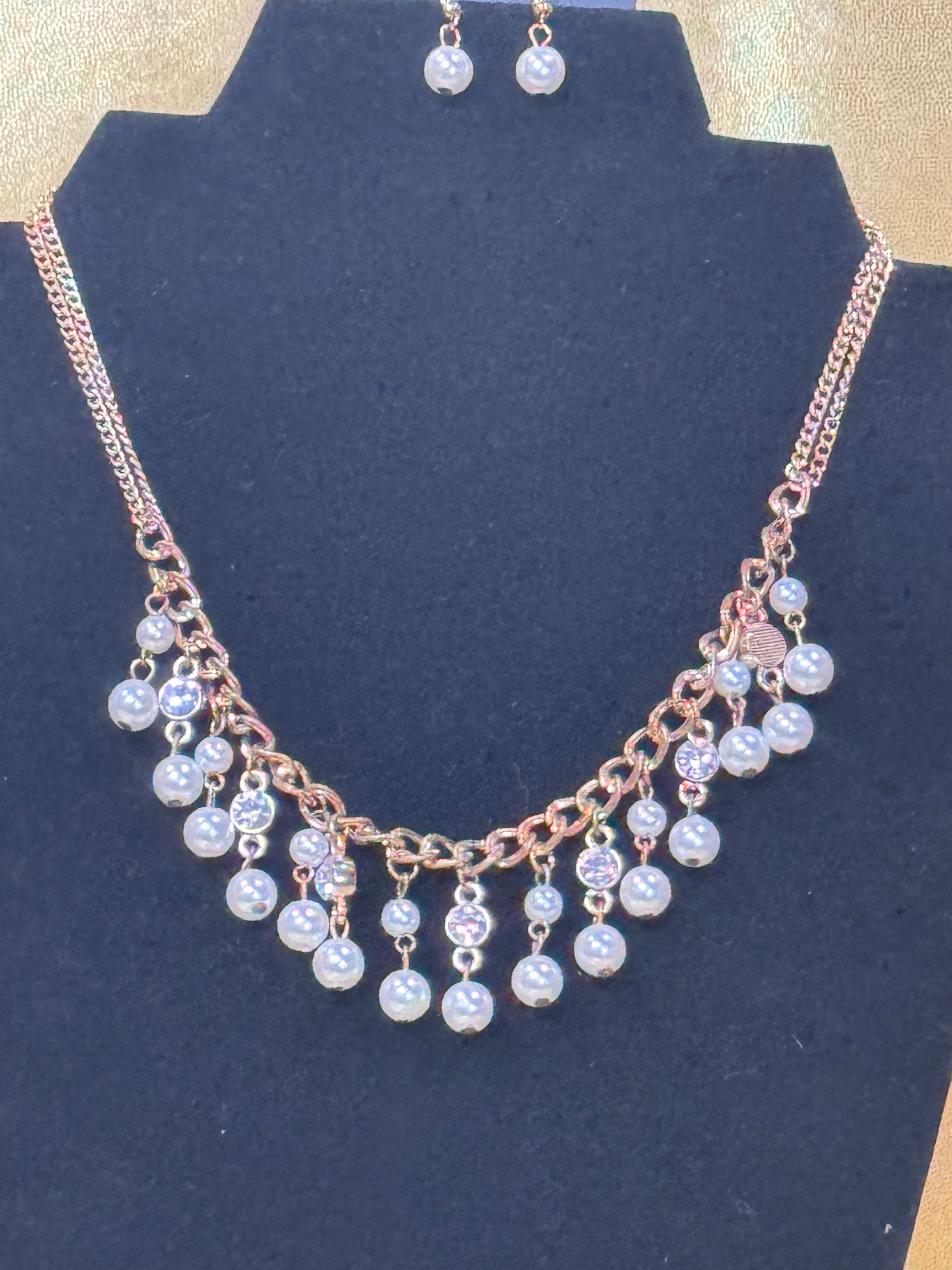Paparazzi "Regal Refinement" Gold & Pearl Tassel Necklace Set