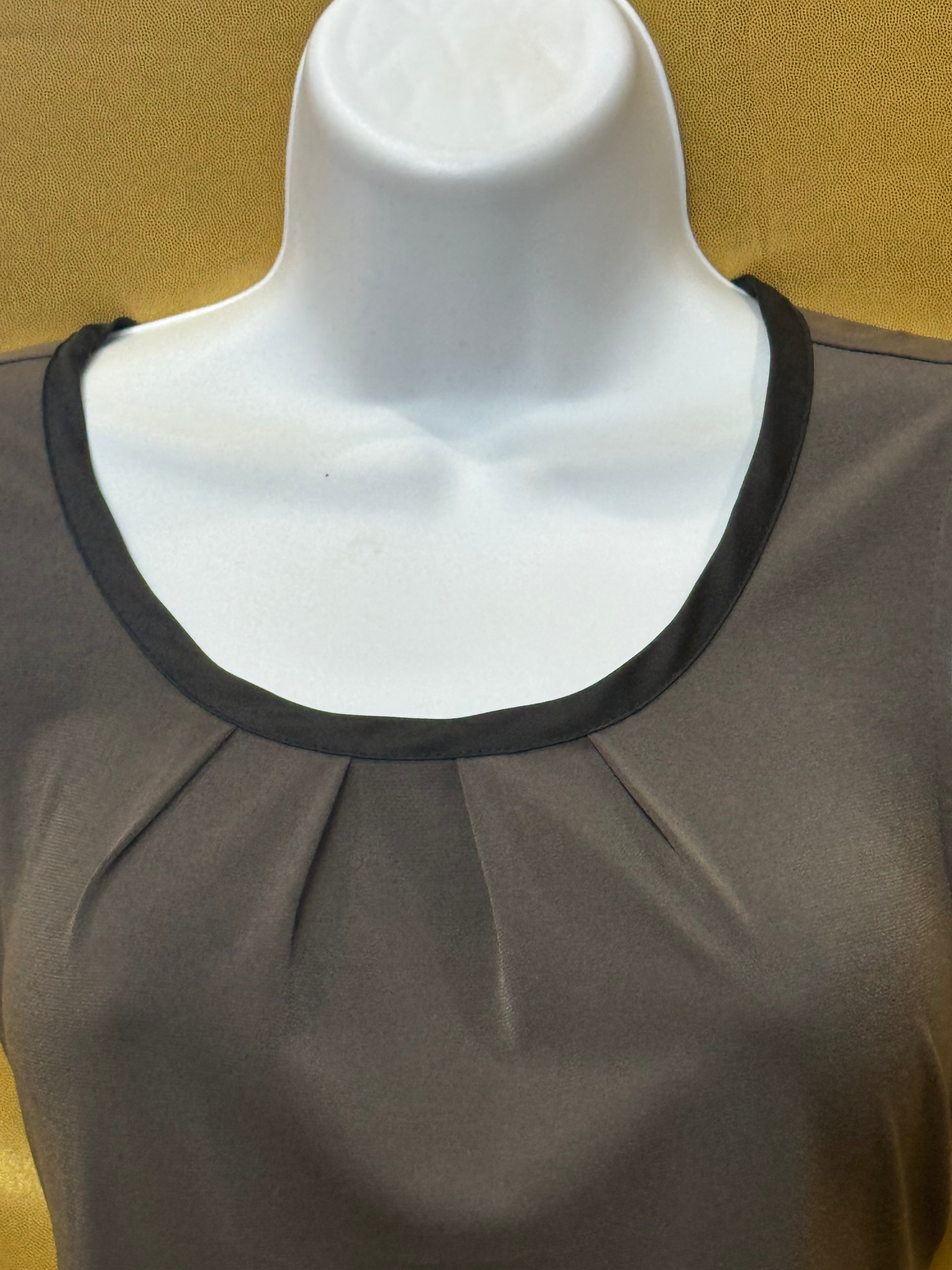 Banana Republic Gray Sleeveless Blouse with Black Trim & Pleated Neckline - Size XS