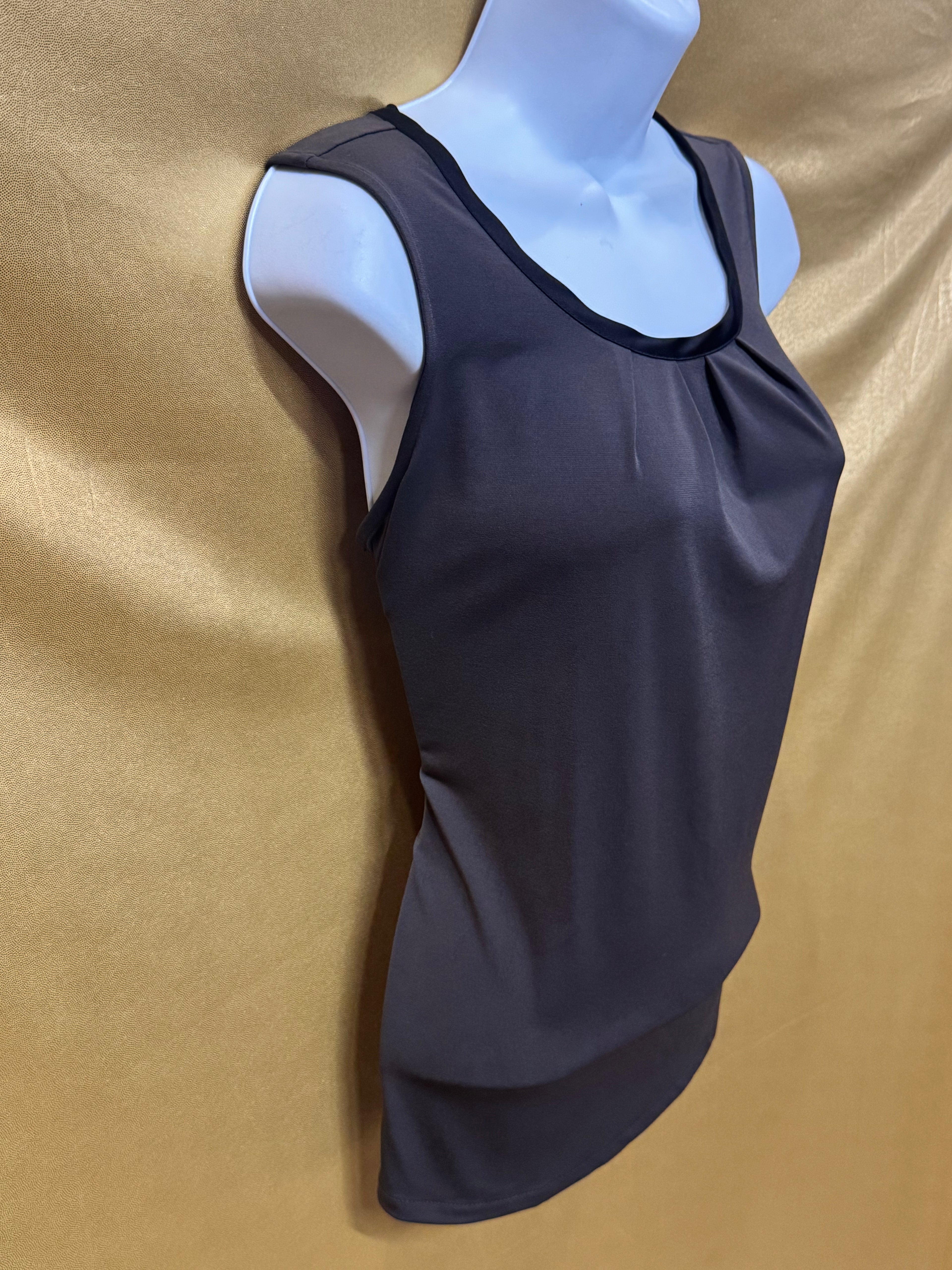 Banana Republic Gray Sleeveless Blouse with Black Trim & Pleated Neckline - Size XS