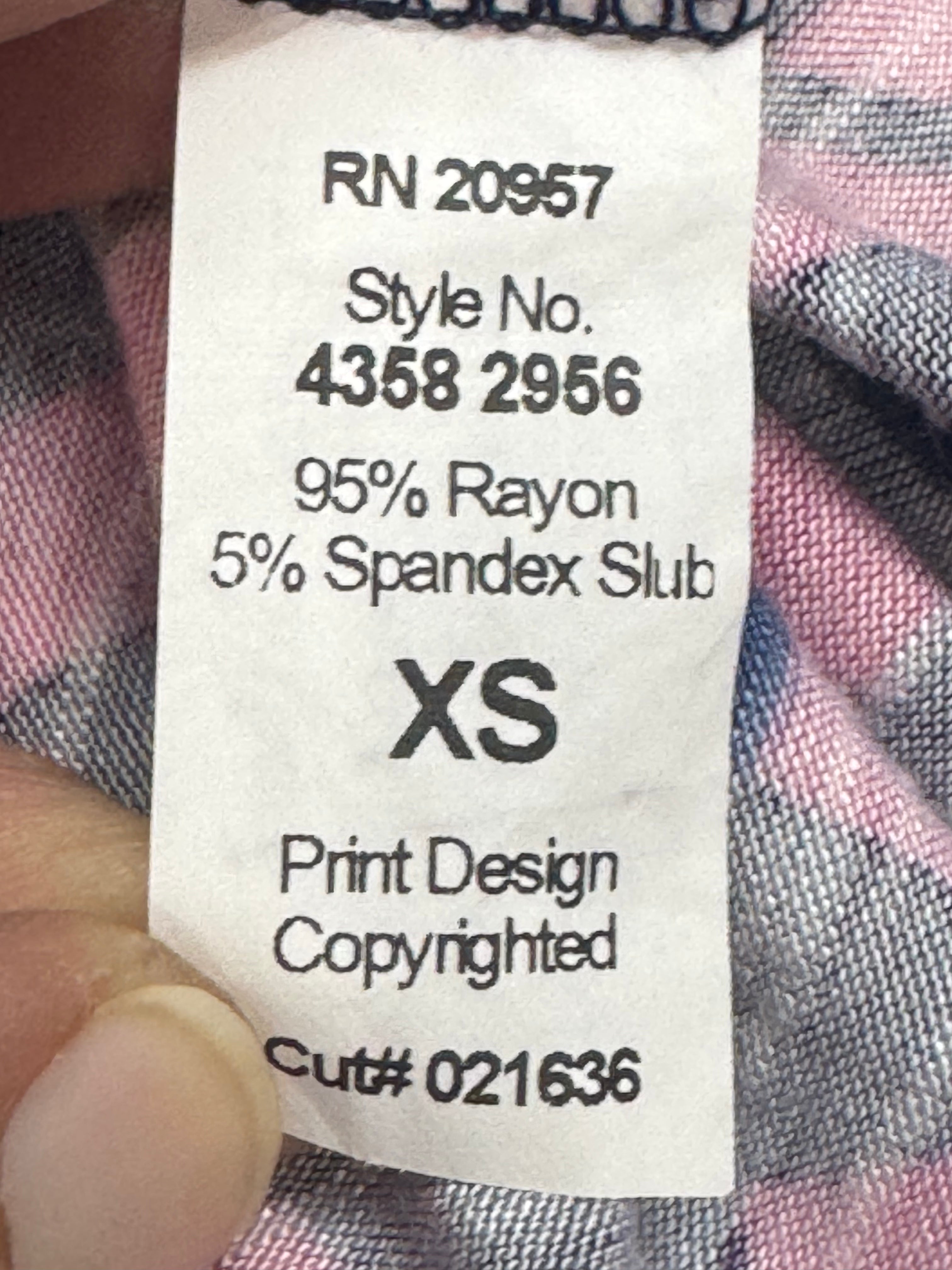 Tori Richard Pink & Navy Geometric Sleeveless V-Neck Top - Size XS