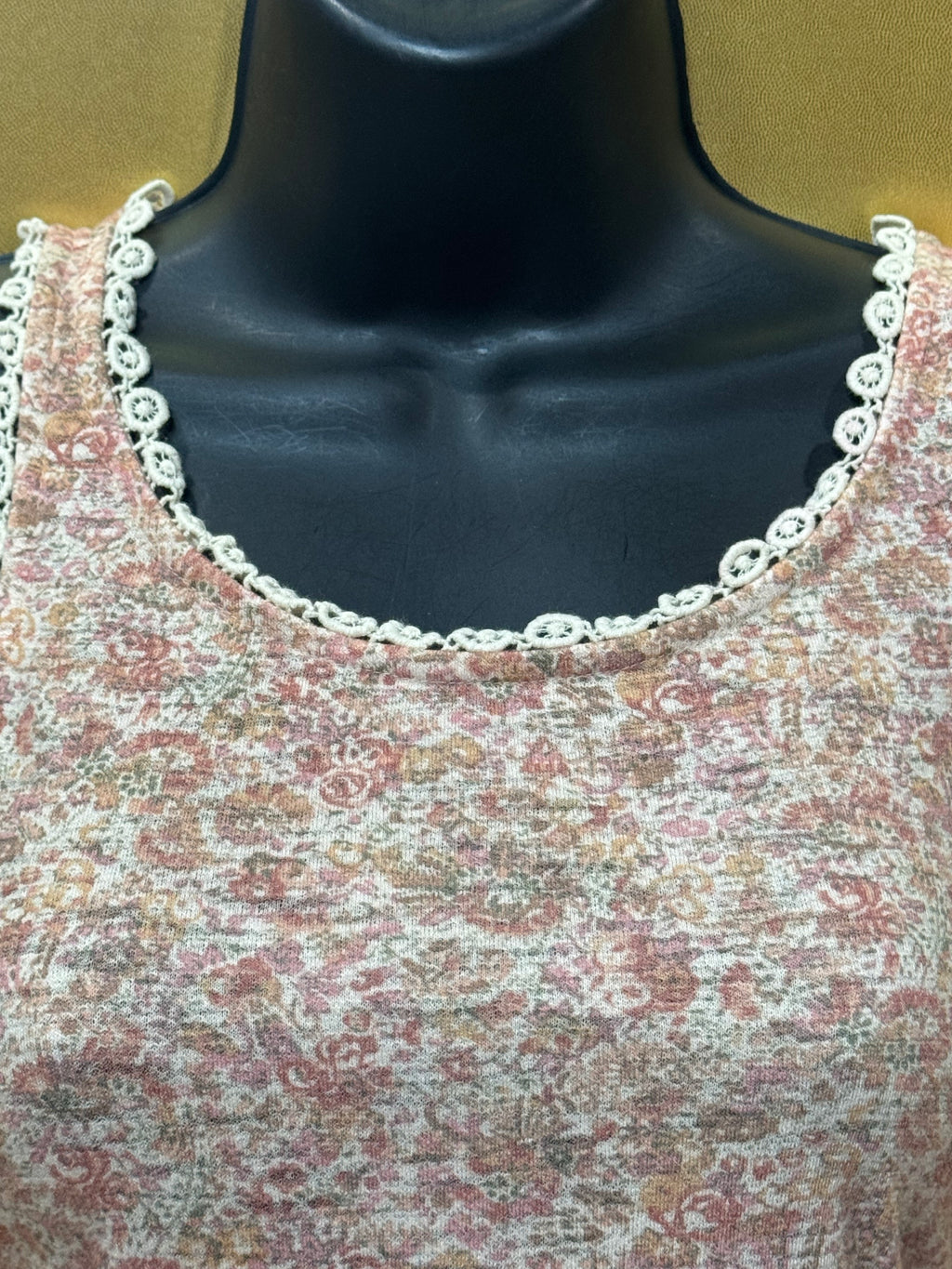 LC Lauren Conrad Floral Eyelet Tank Top Size XS Pink