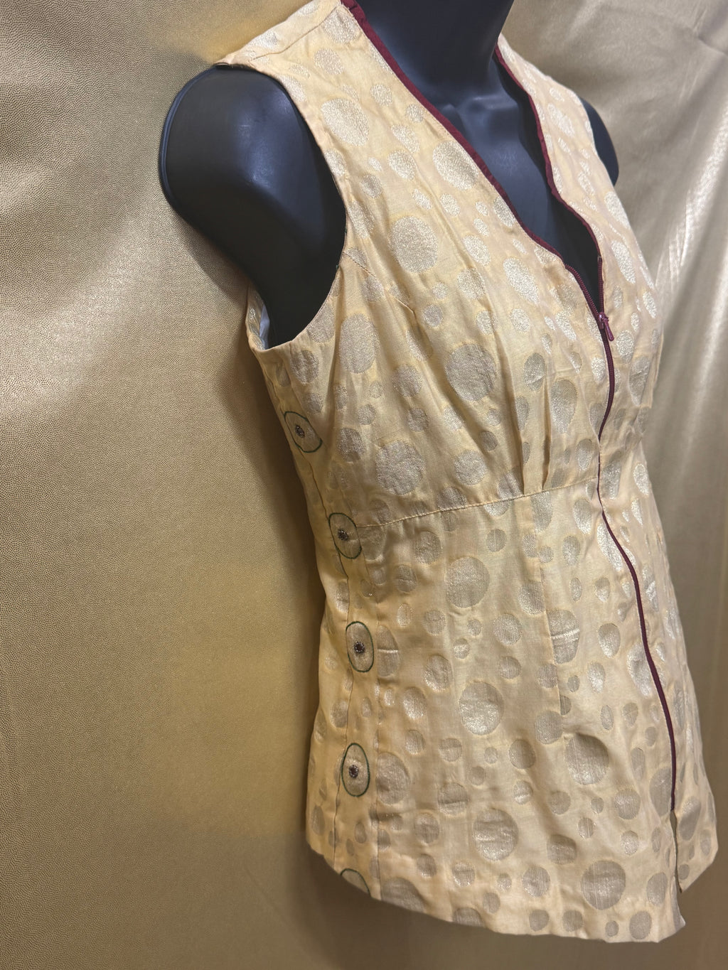 Stunning STELATINA Gold Jacquard Sleeveless Vest Size XS