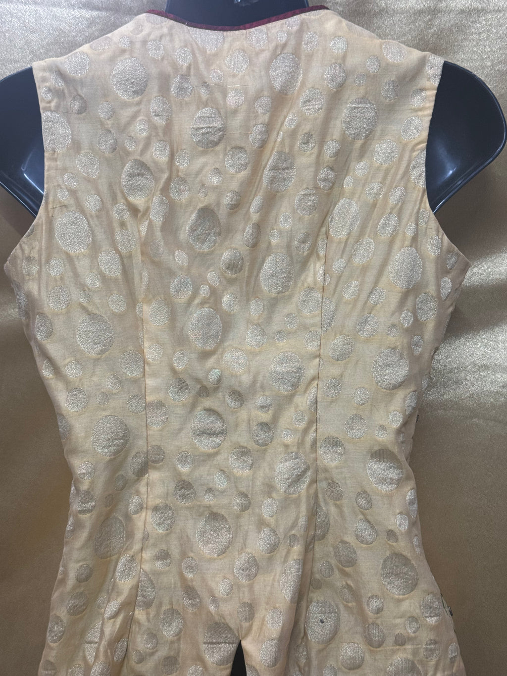 Stunning STELATINA Gold Jacquard Sleeveless Vest Size XS