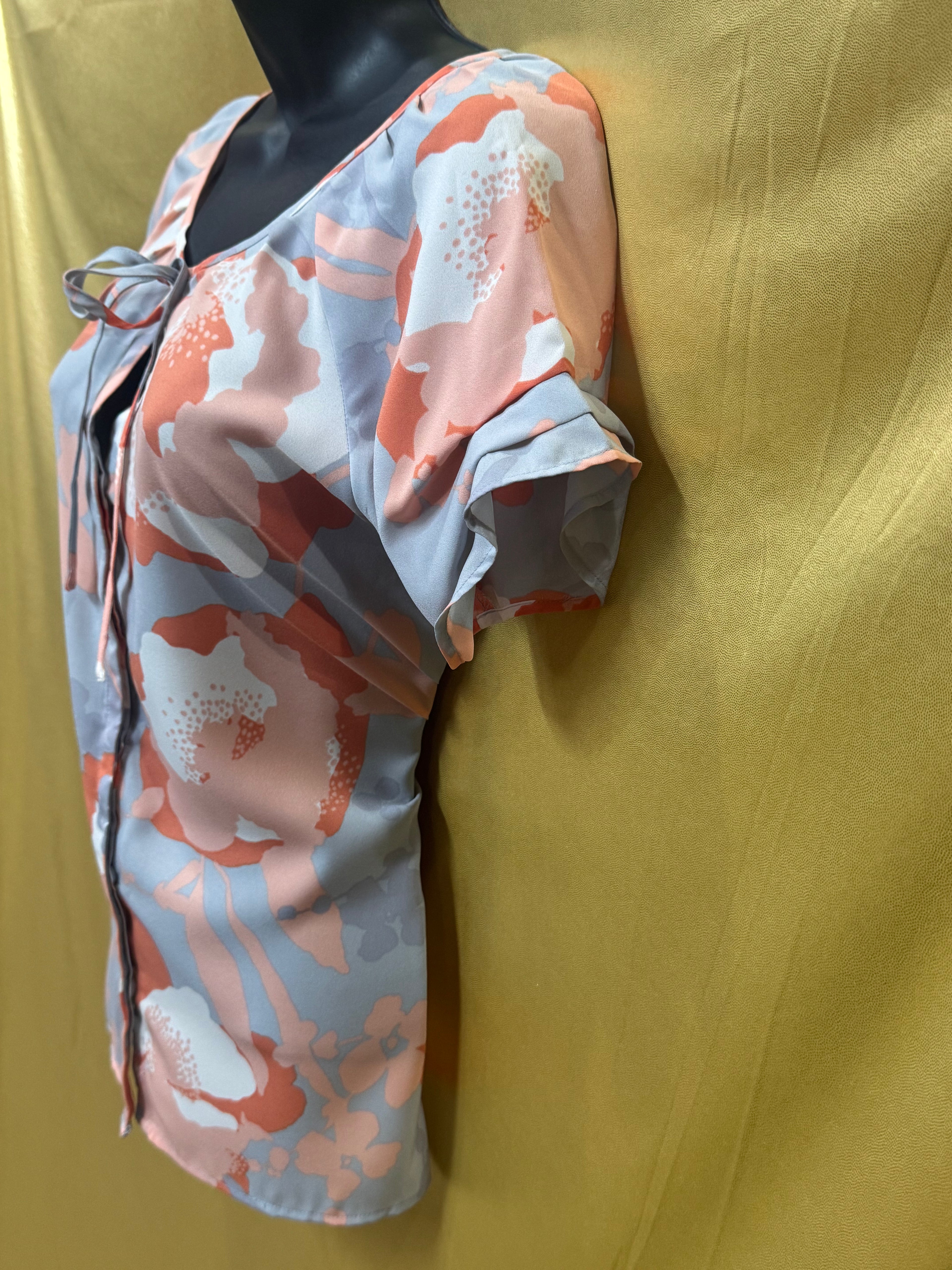 Banana Republic Floral Tie-Neck Short Sleeve Blouse - Size XS