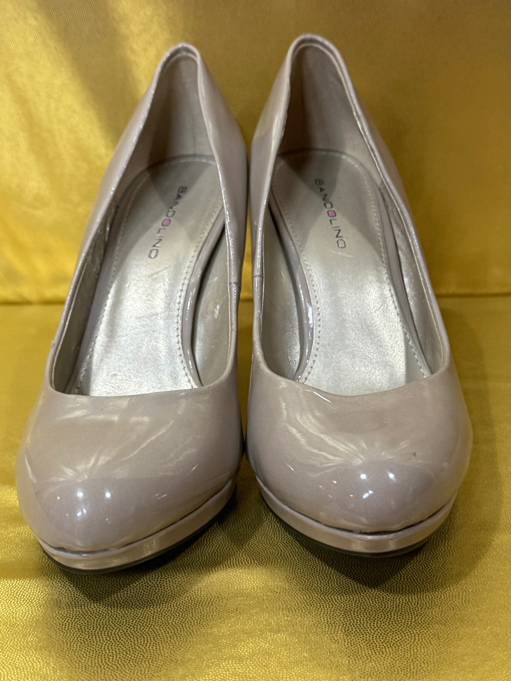 ✨ Bandolino Annie Beige Patent Leather Rounded Toe Pumps - Size 7M ✨